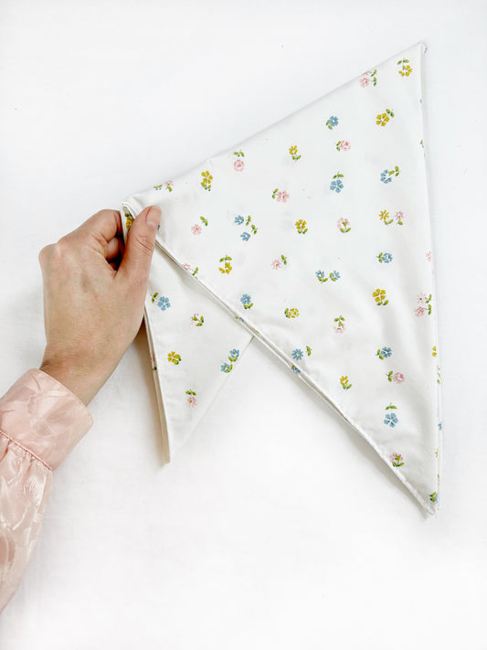 The Queenie bandana & neck scarf in vintage floral