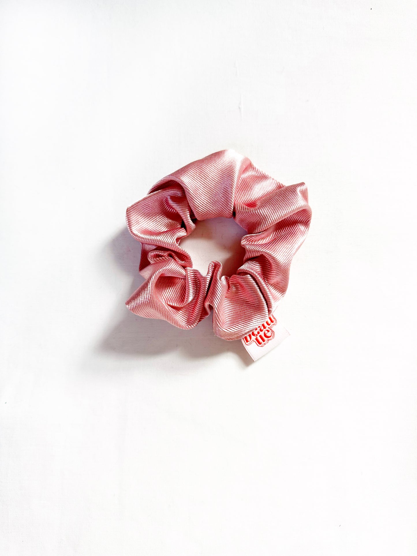 Mini scrunchie in pearly pink