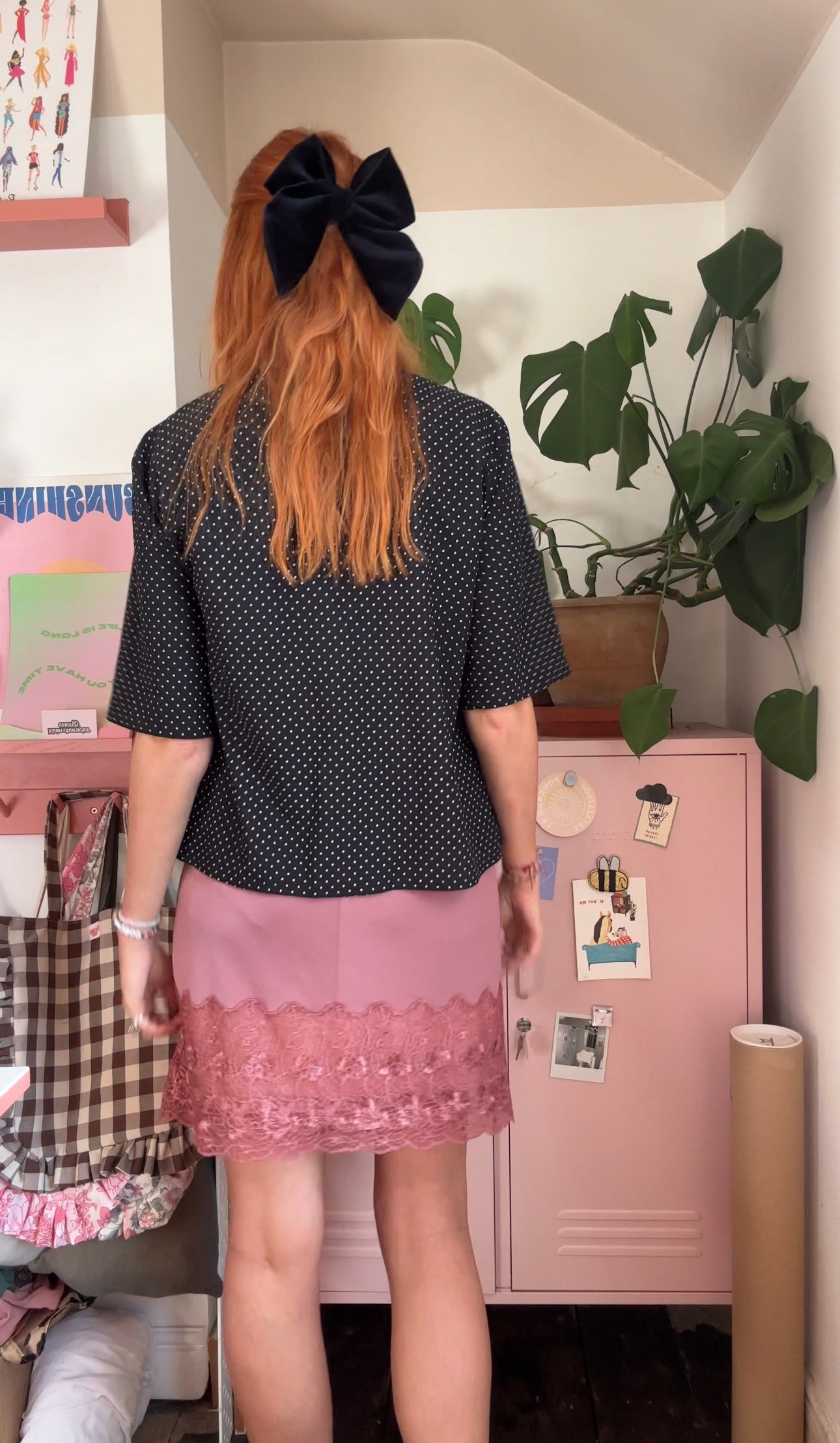 Beau hair bow in midnight velvet