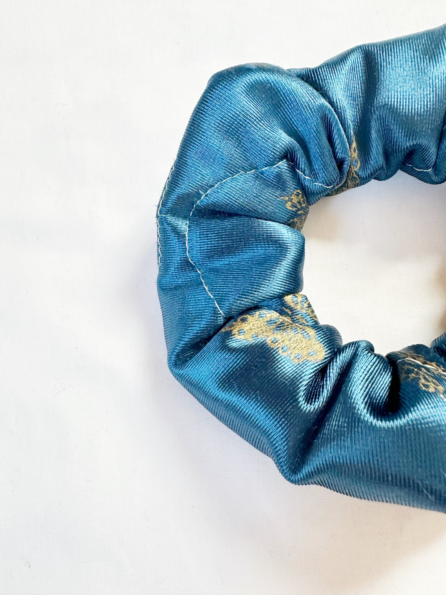 Mini scrunchie in quilted teal butterfly print