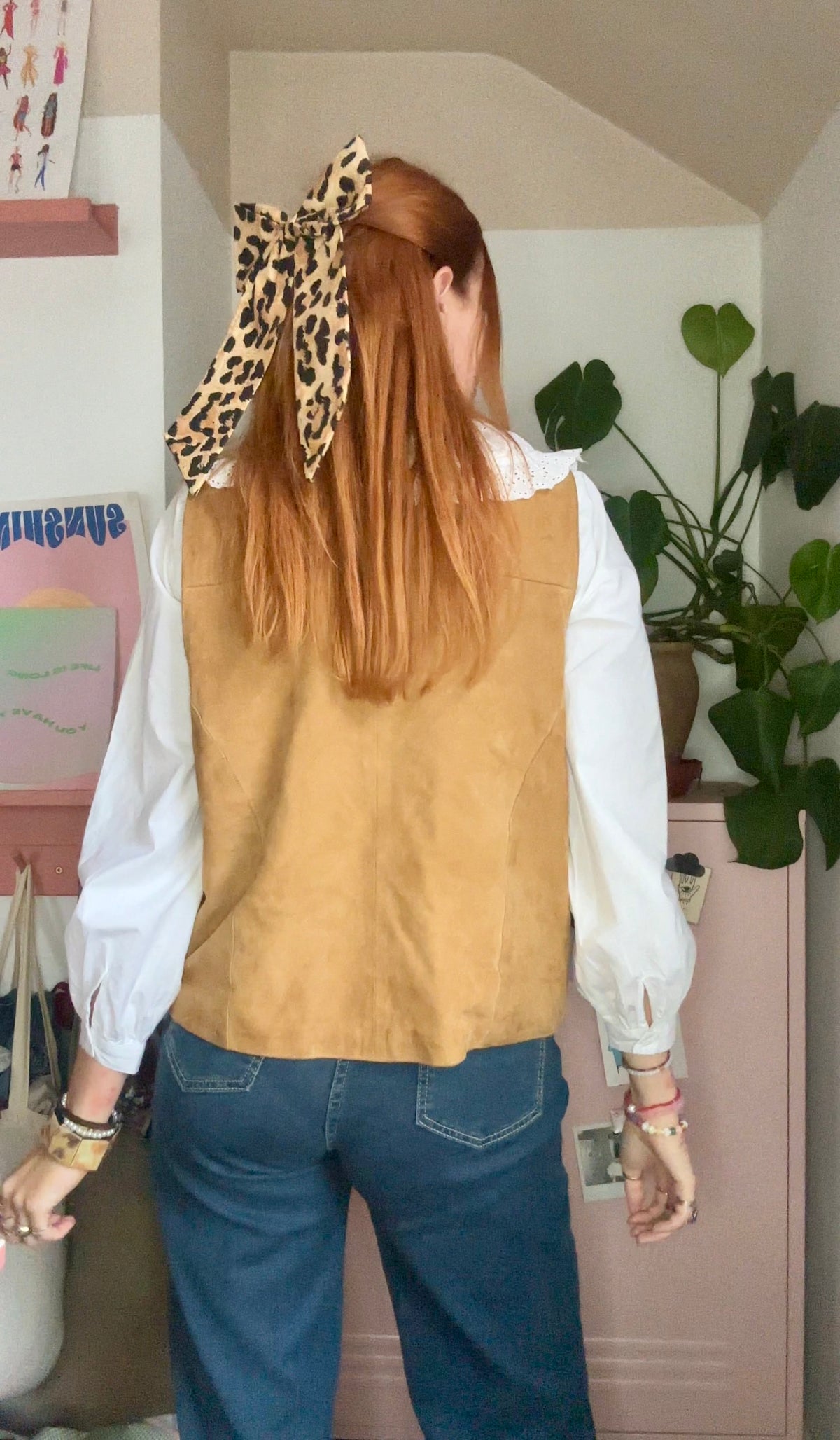 The Power Hair Bow in leopard print
