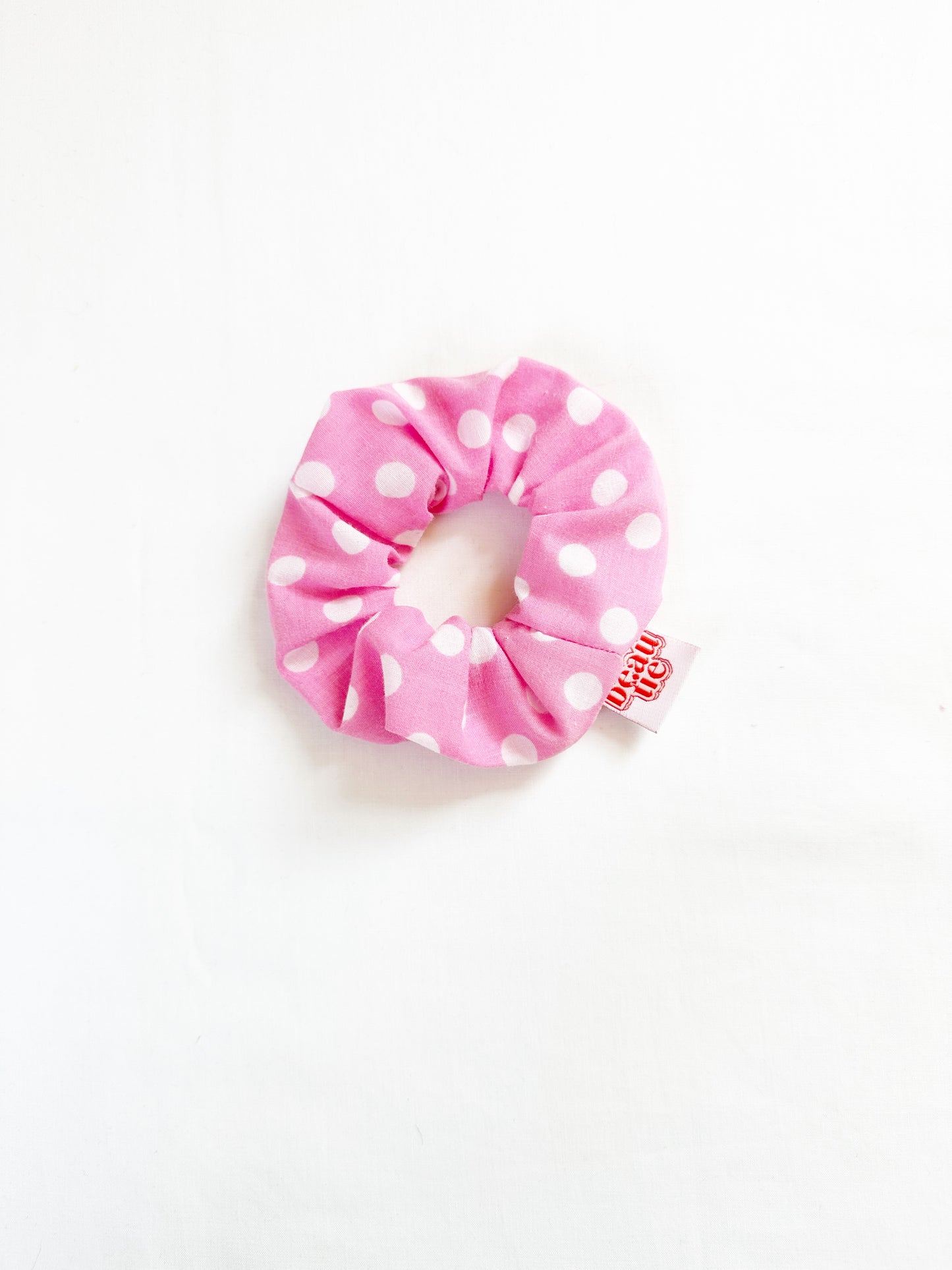 Mini scrunchie in pink polka dot