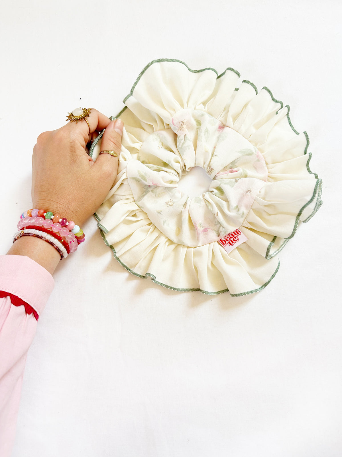 Frilly scrunchie in green floral