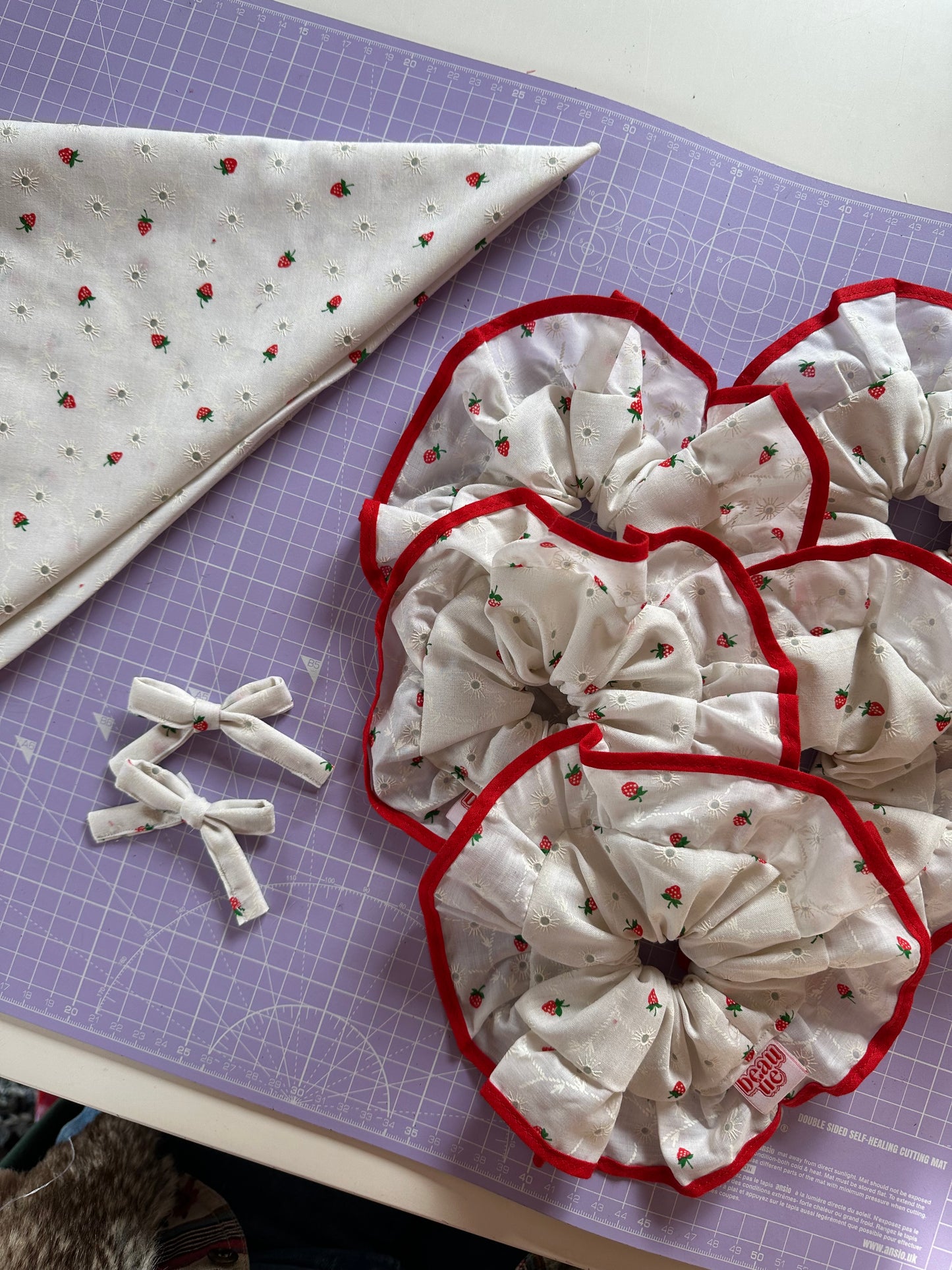 Oversized frilly scrunchie in strawberry print