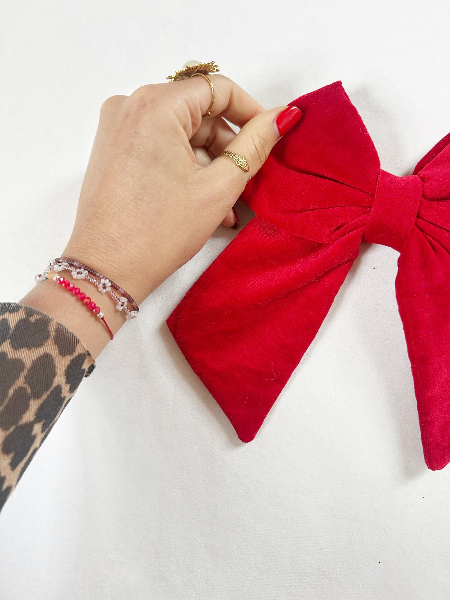 Beau Hair Bow in red velvet