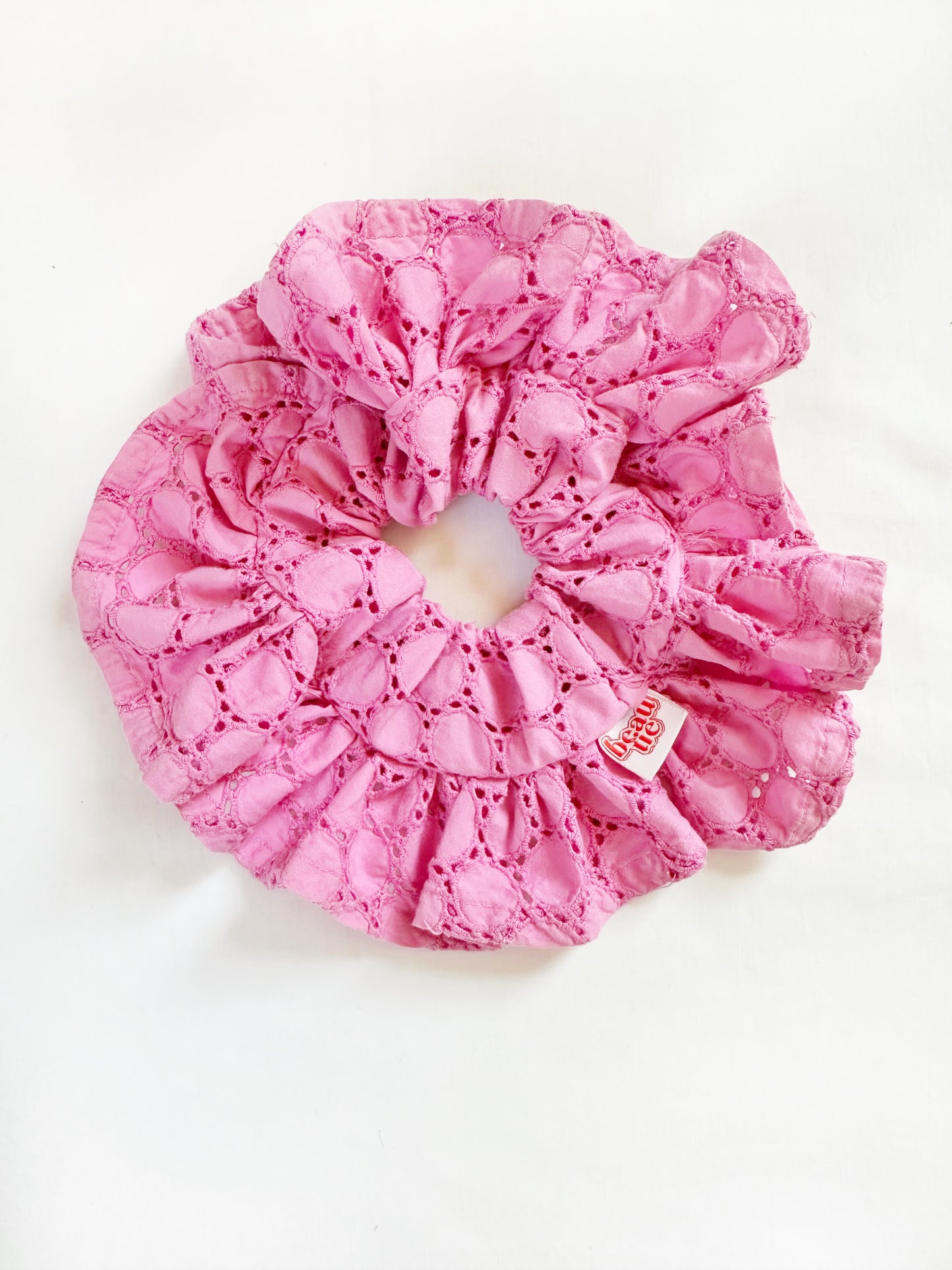 Frilly scrunchie in bright pink circles
