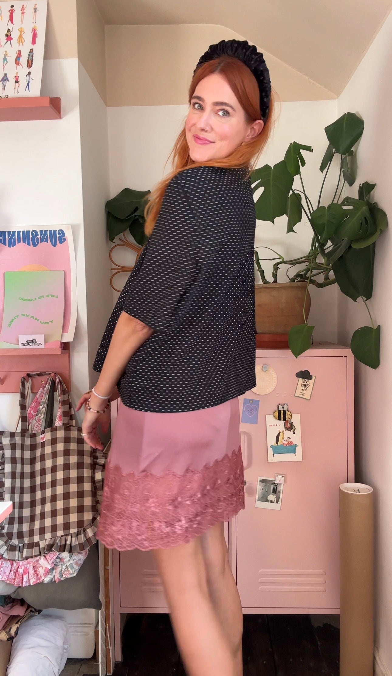 Ruffle Headband in black velvet sparkle