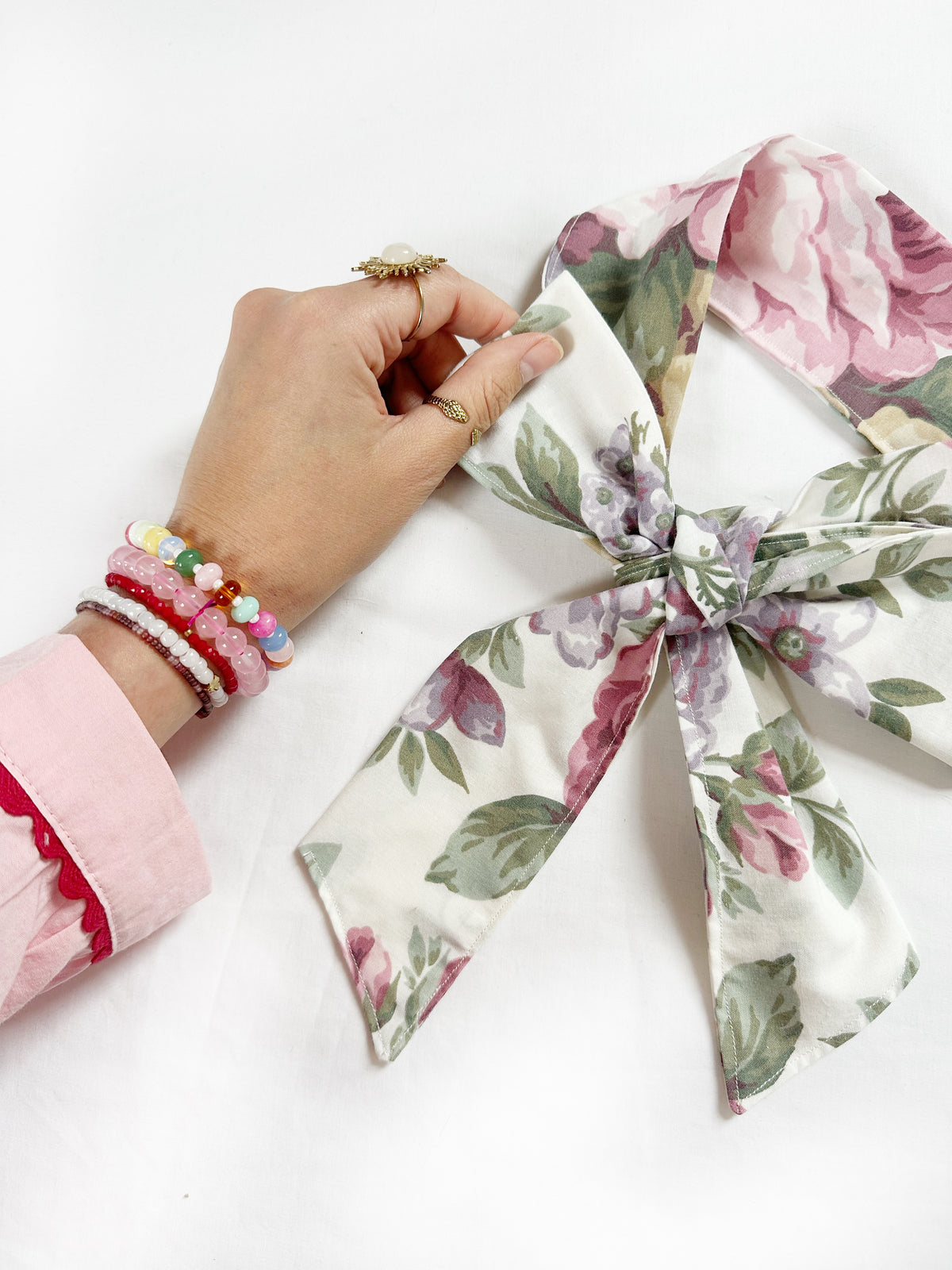 VersaTie hair & neck tie in vintage floral cotton