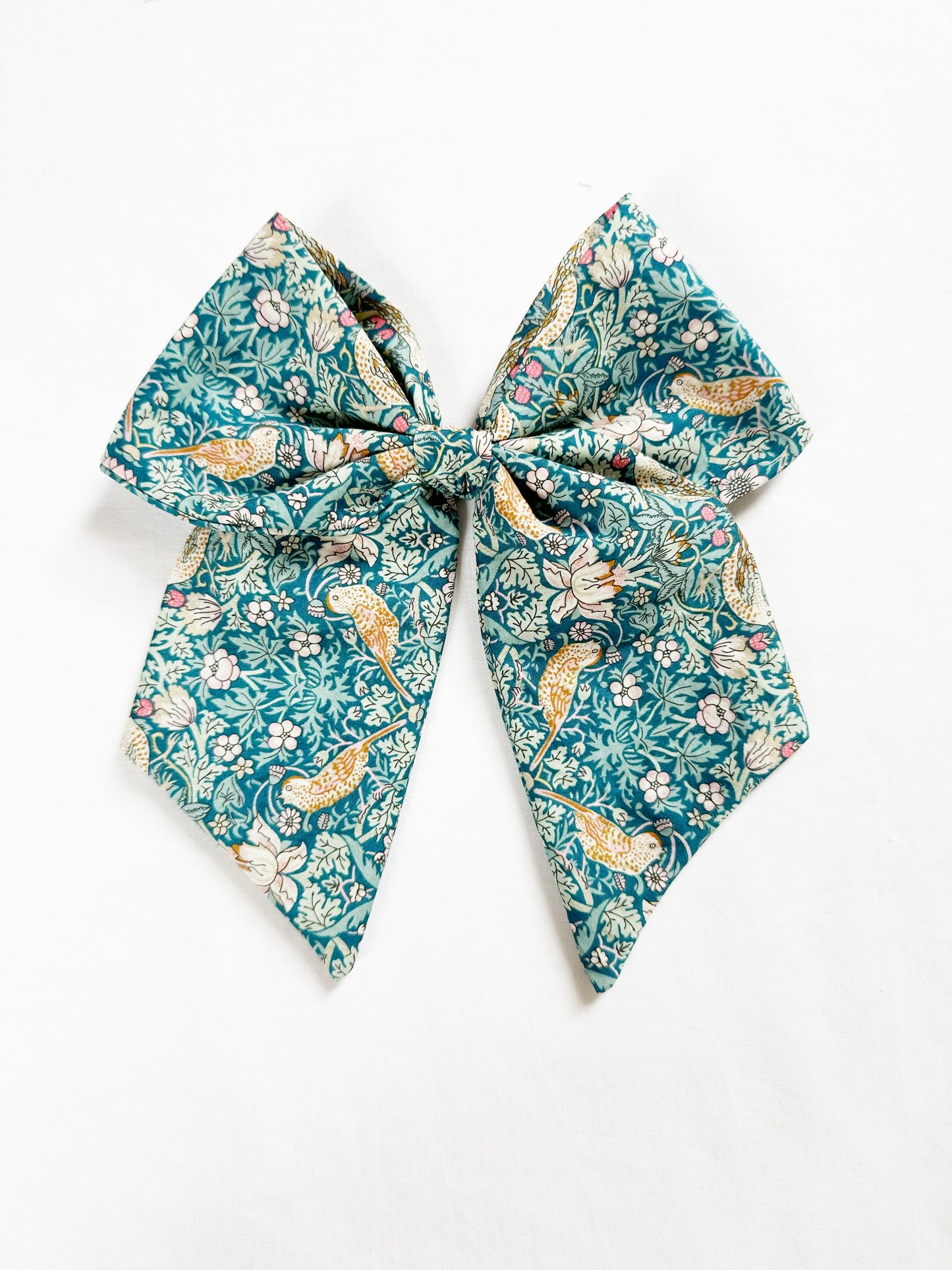 Liberty Beau hair bow in Strawberry Thief print