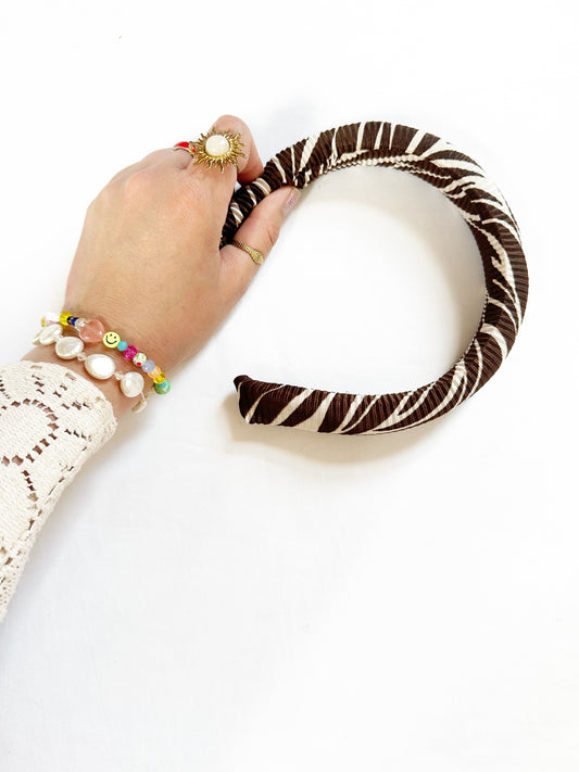 Classic Headband in brown leaf plisse