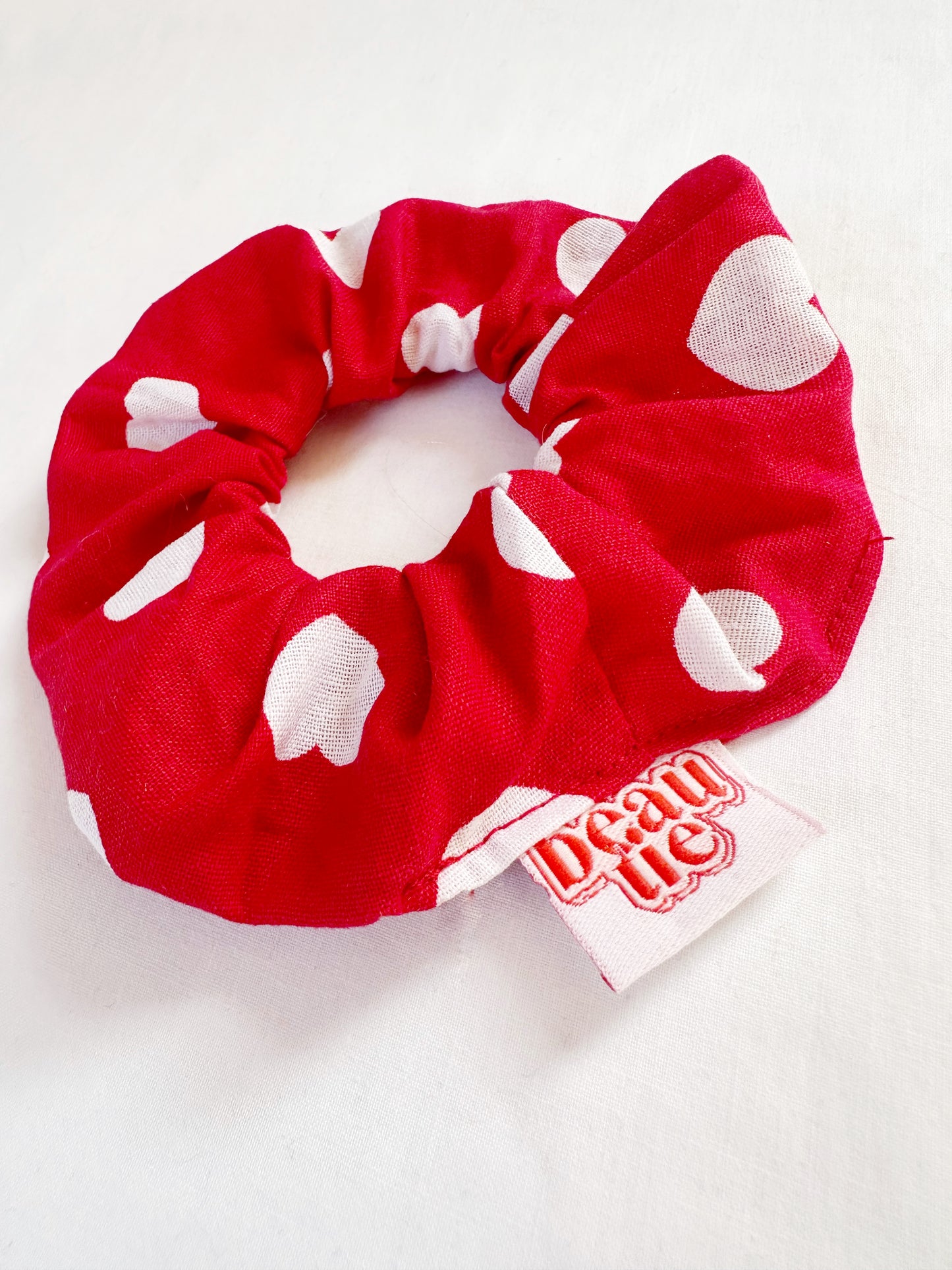 Mini scrunchie in red heart cotton