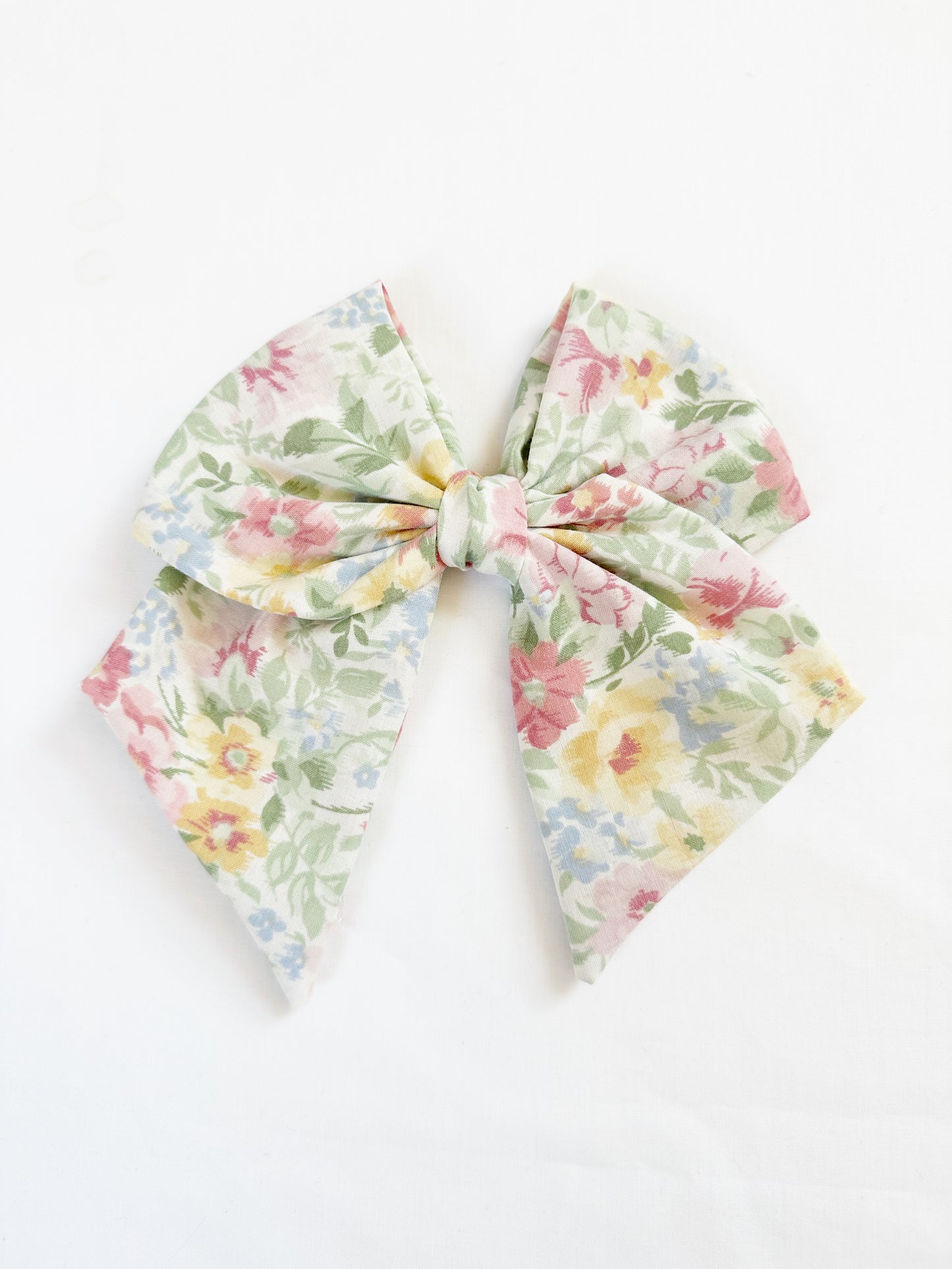 Beau hair bow in vintage floral