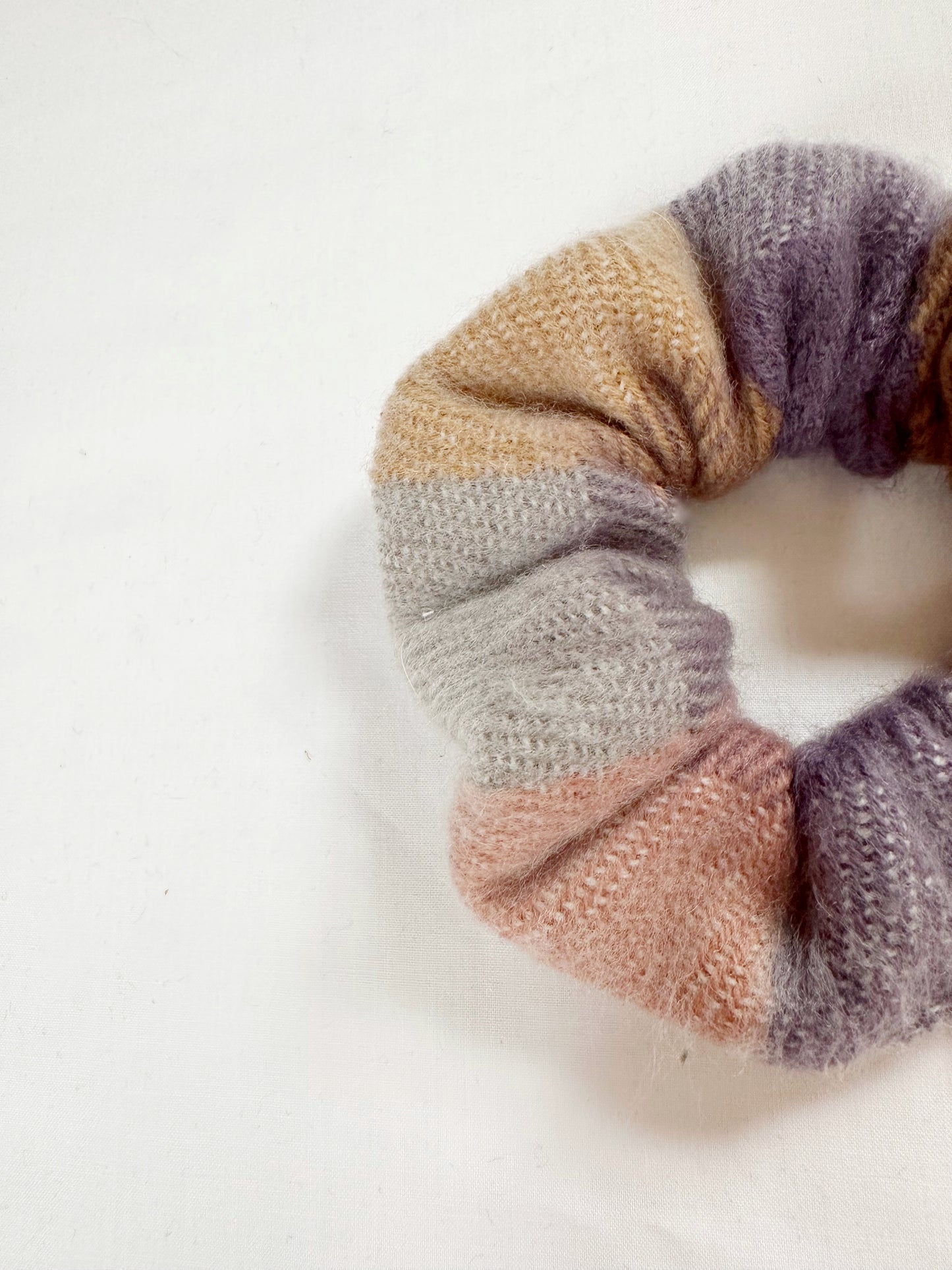 Mini scrunchie in muted tartan wool