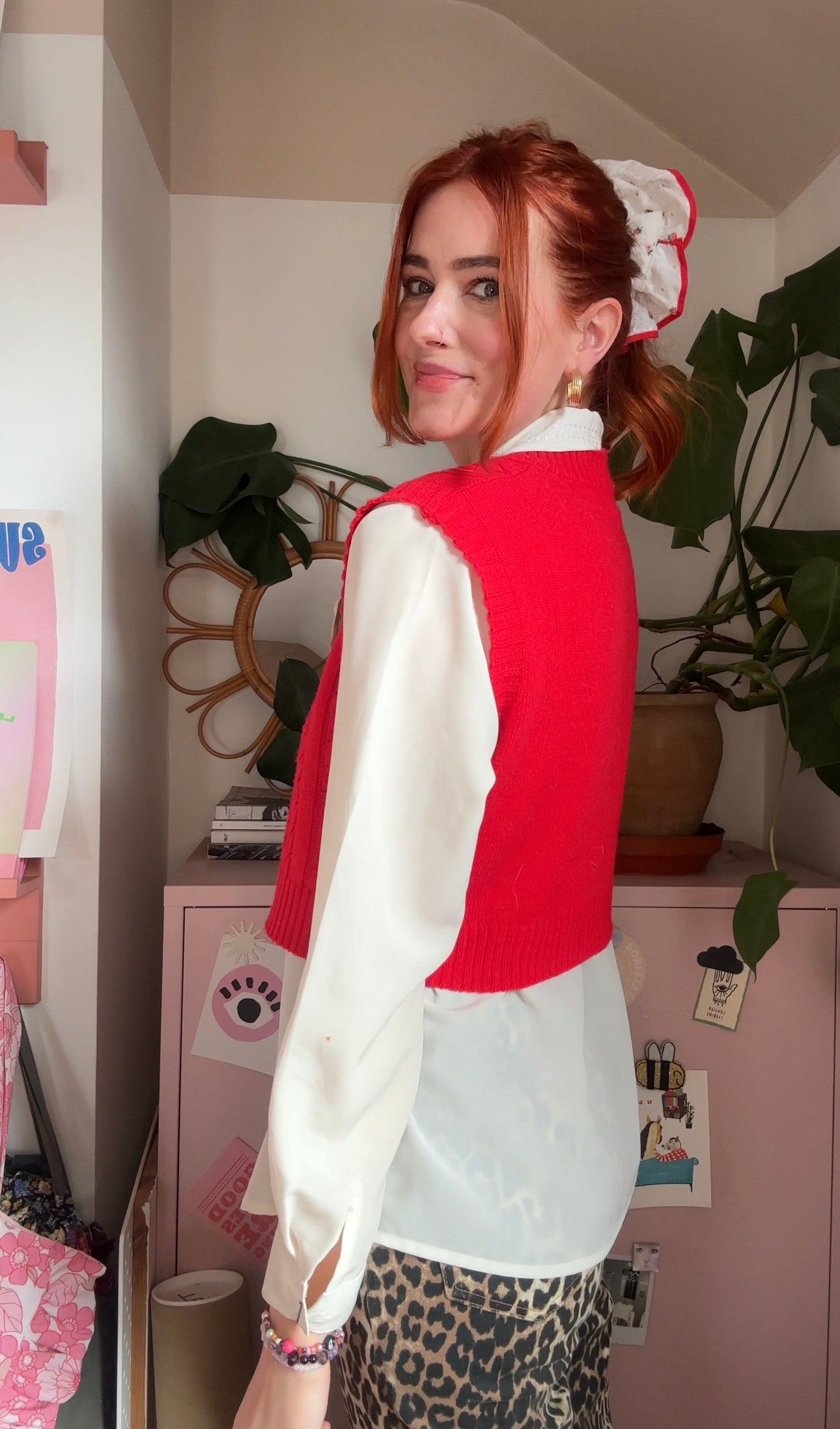 Oversized frilly scrunchie in strawberry print