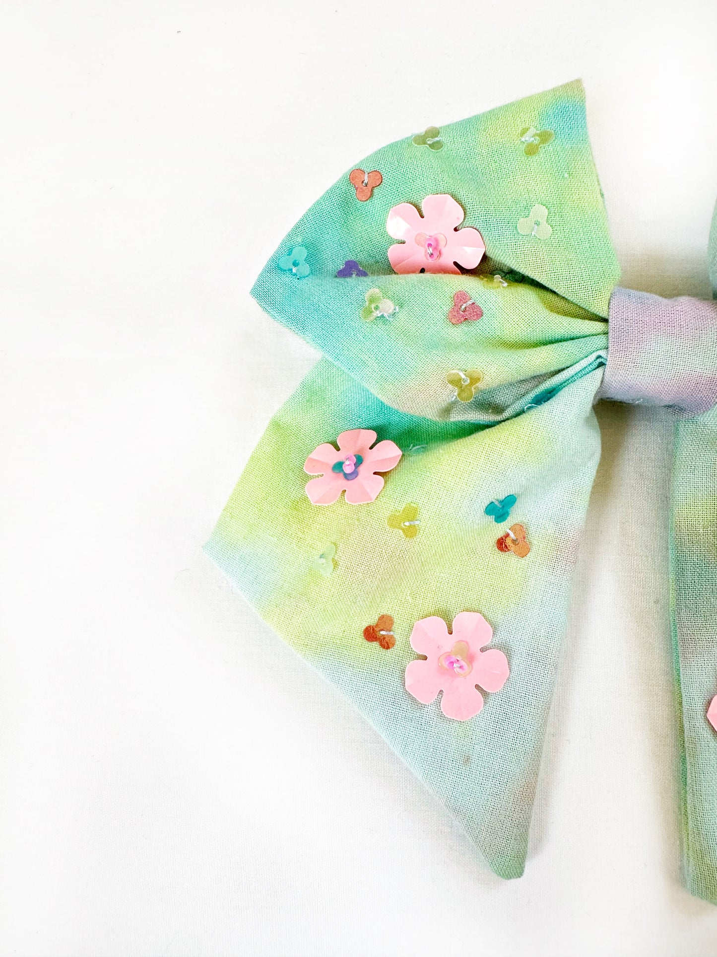 The Bloom - Hair Bow in tie dye with flower sequins