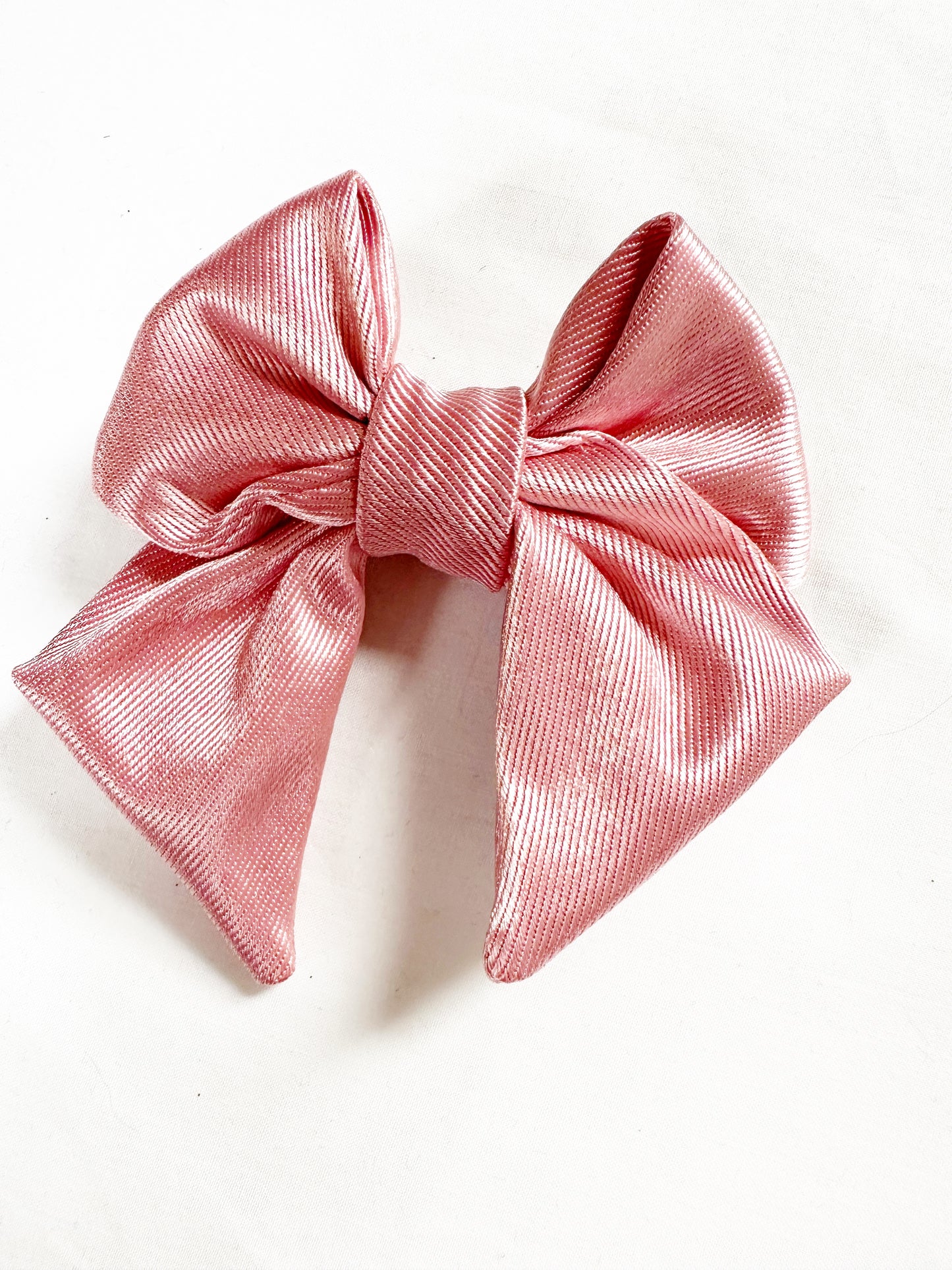 MINI Hair Bow in silky pink