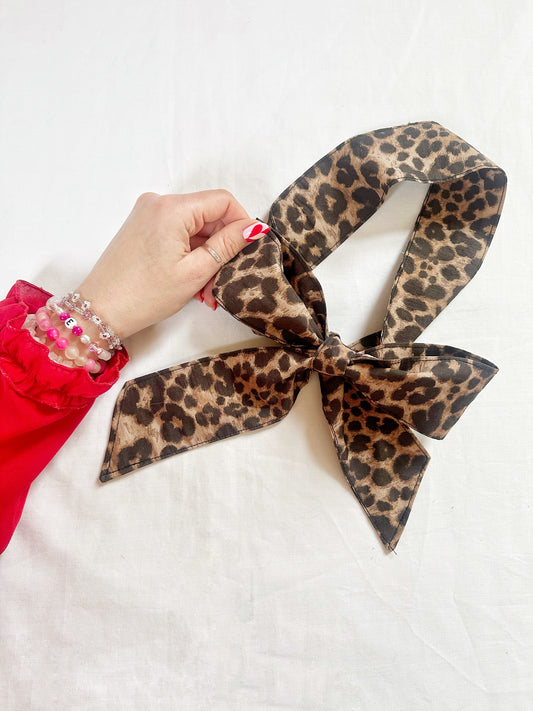 VersaTie hair & neck tie in leopard print