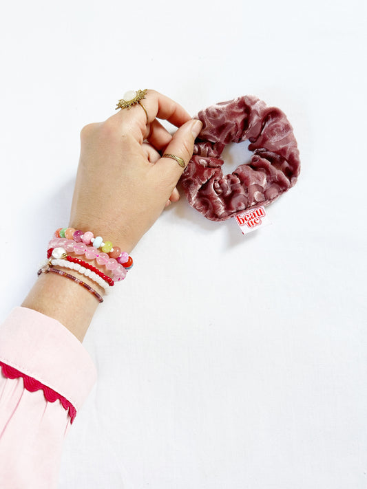 Mini scrunchie in pink velvet devoré