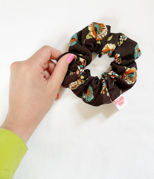 OG scrunchie in vintage brown floral