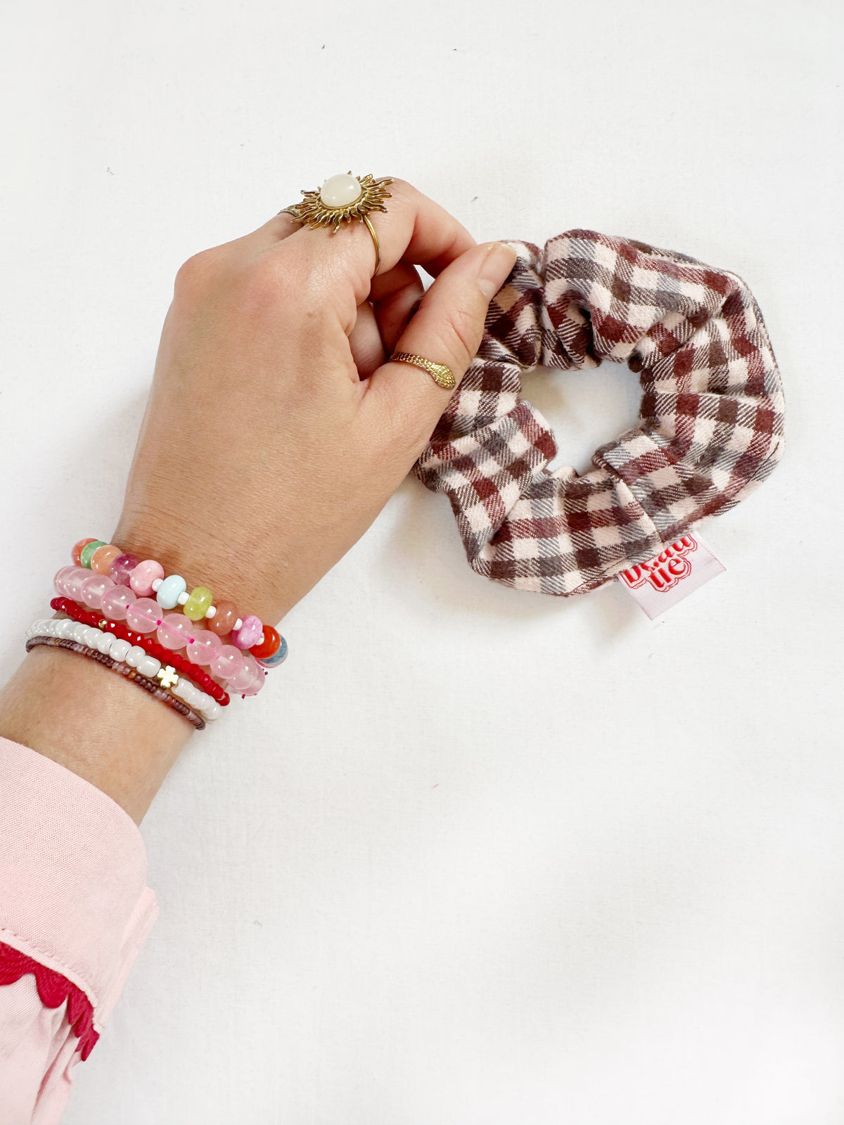 Mini scrunchie in brown gingham