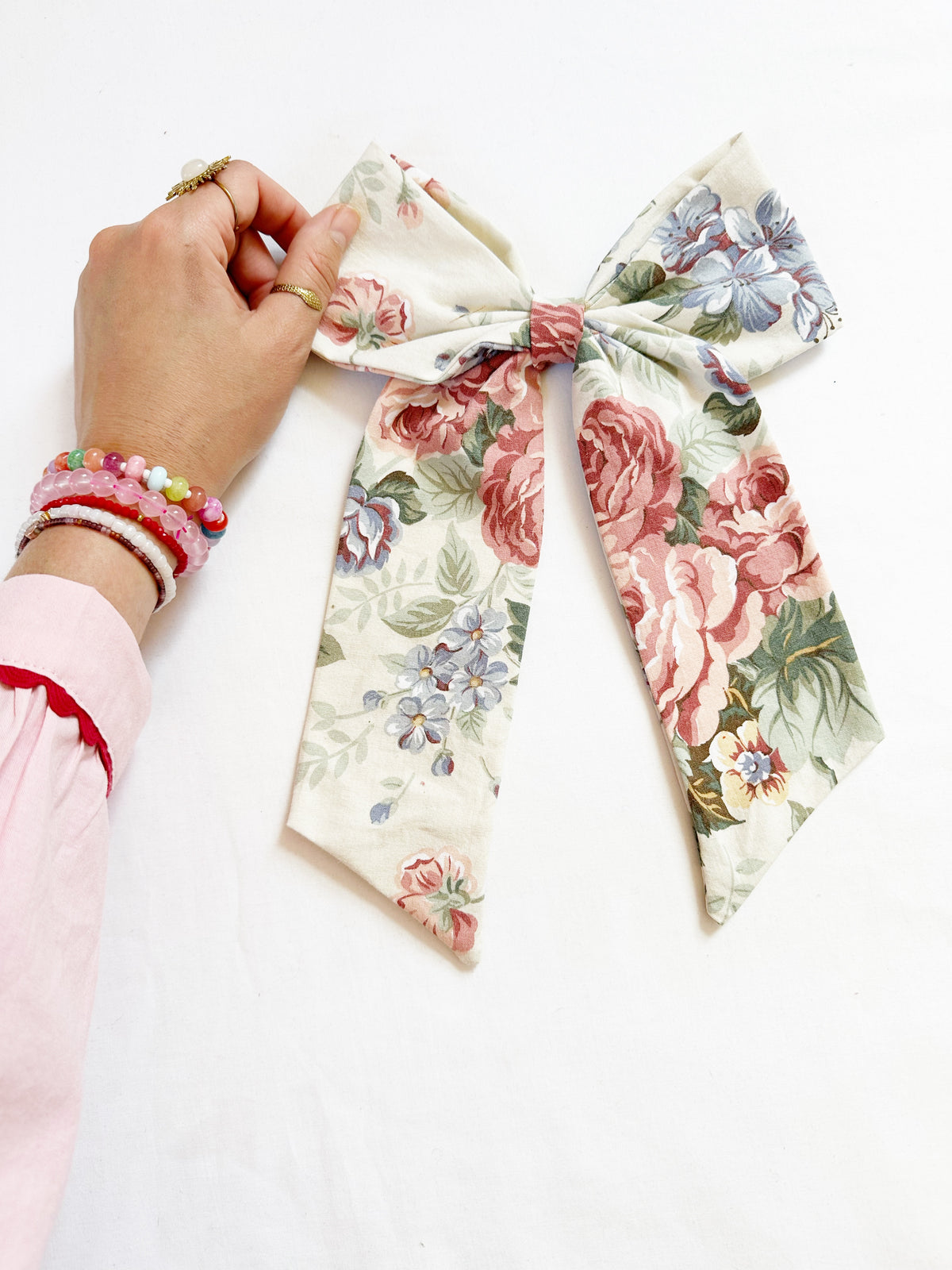 The Power Hair Bow in vintage floral rose