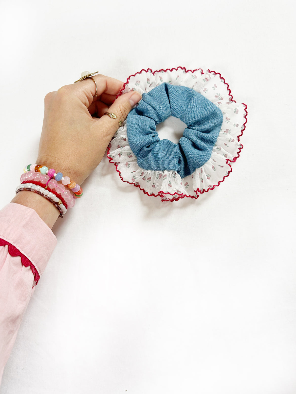 Frilly mini scrunchie in denim and floral