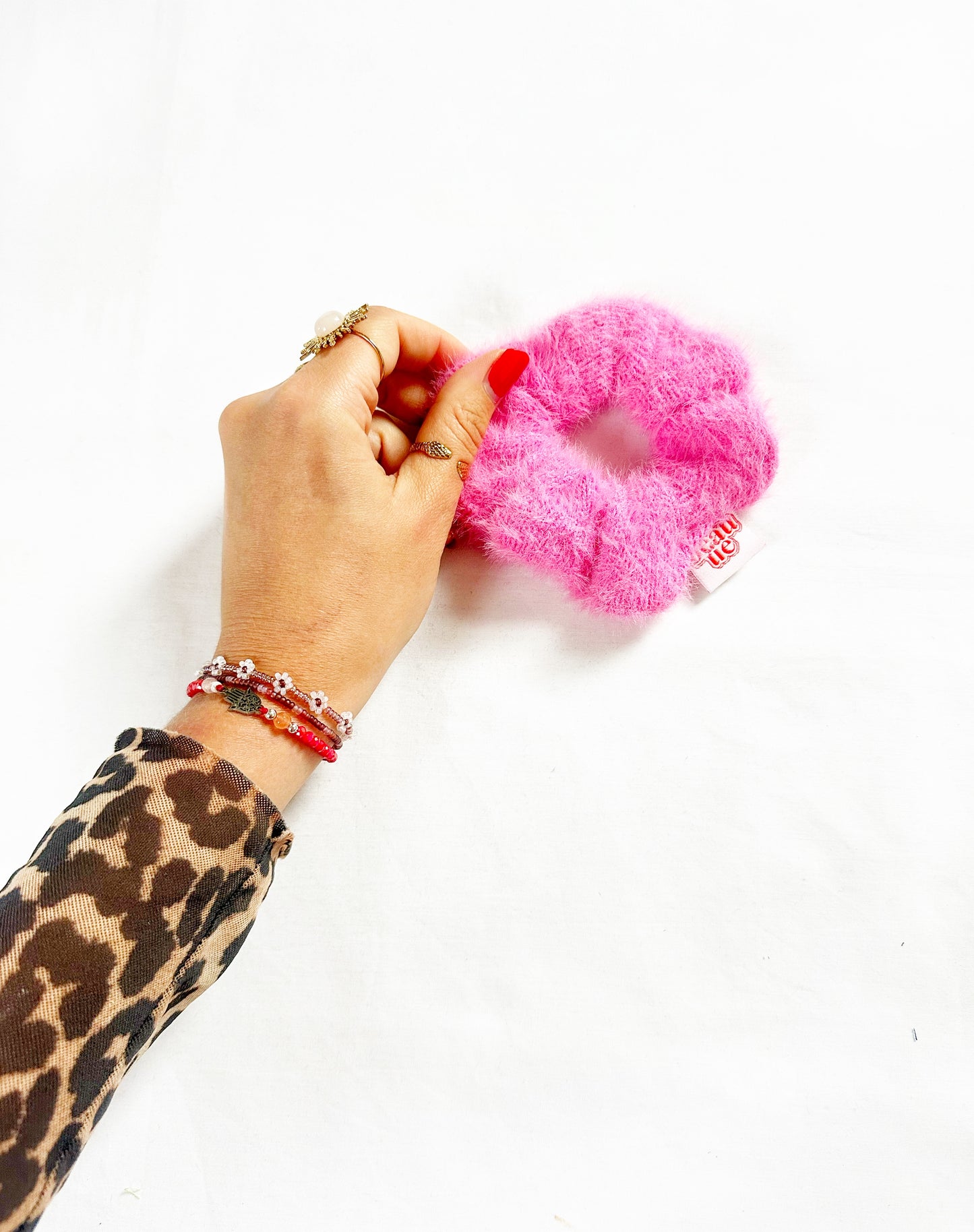Mini scrunchie in fluffy pink