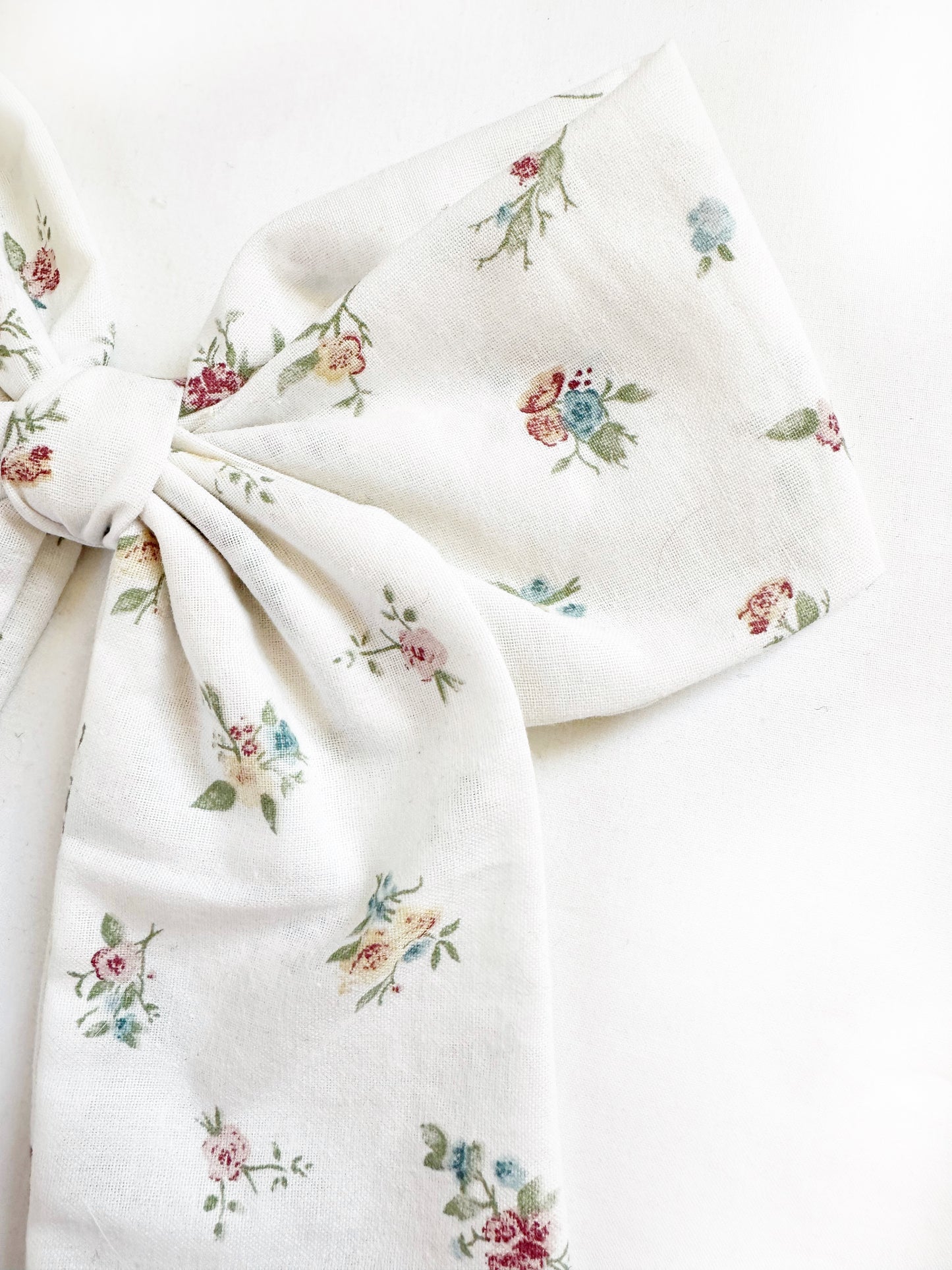 The Power Hair Bow in floral cotton