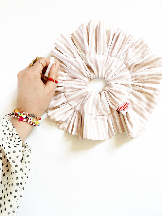 Frilly scrunchie in blush and white stripe