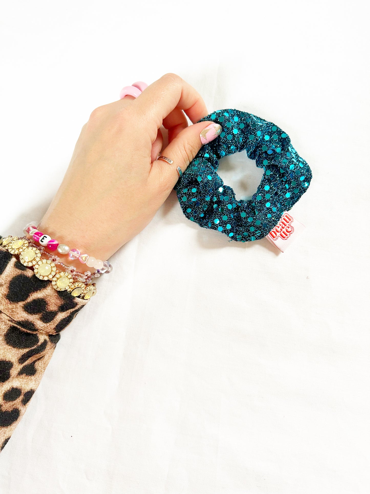 Mini scrunchie in teal sequins