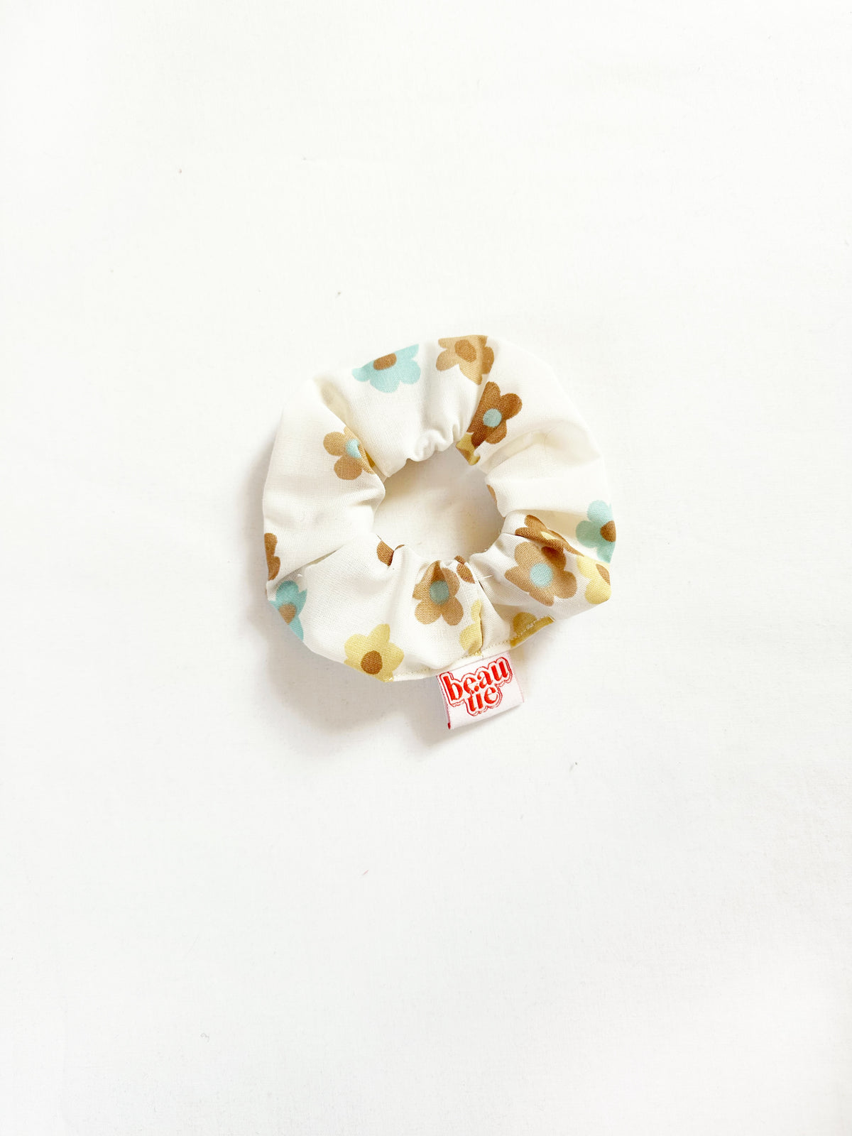 Mini scrunchie in blue brown floral