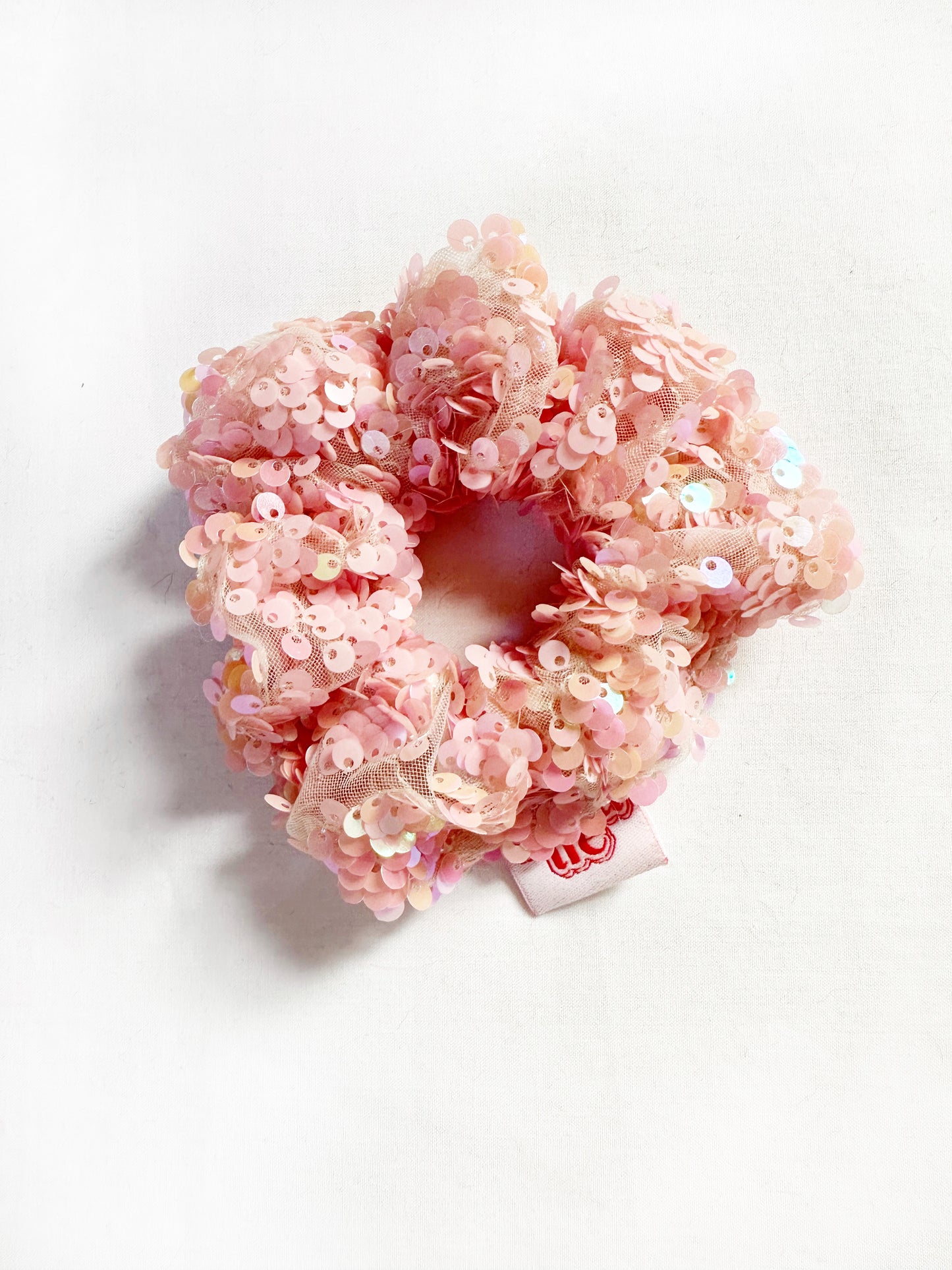 Mini scrunchie in baby pink sequins