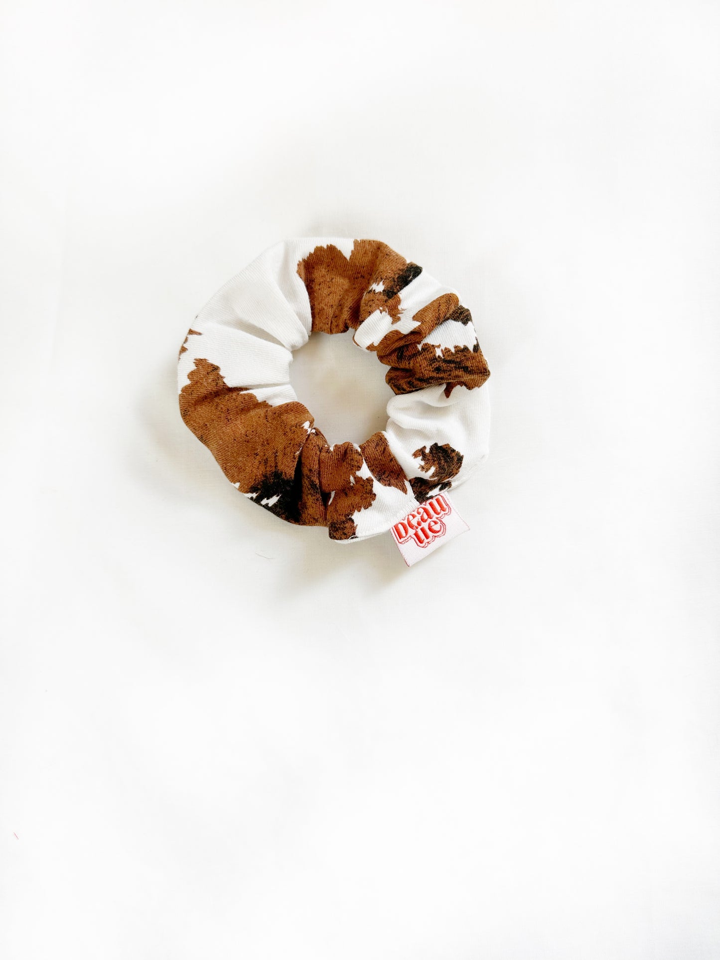 Mini scrunchie in cow print