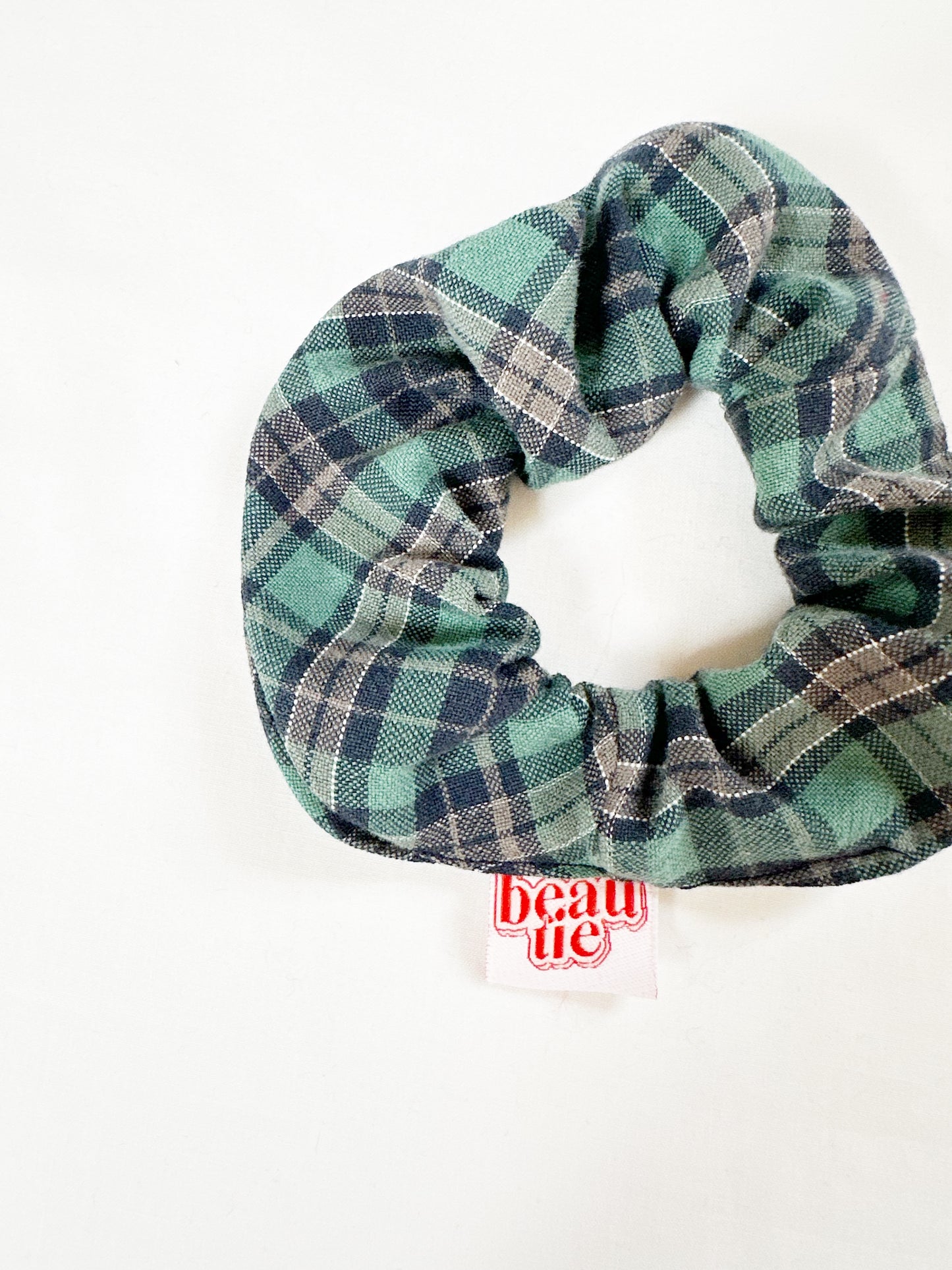 Mini scrunchie in green tartan