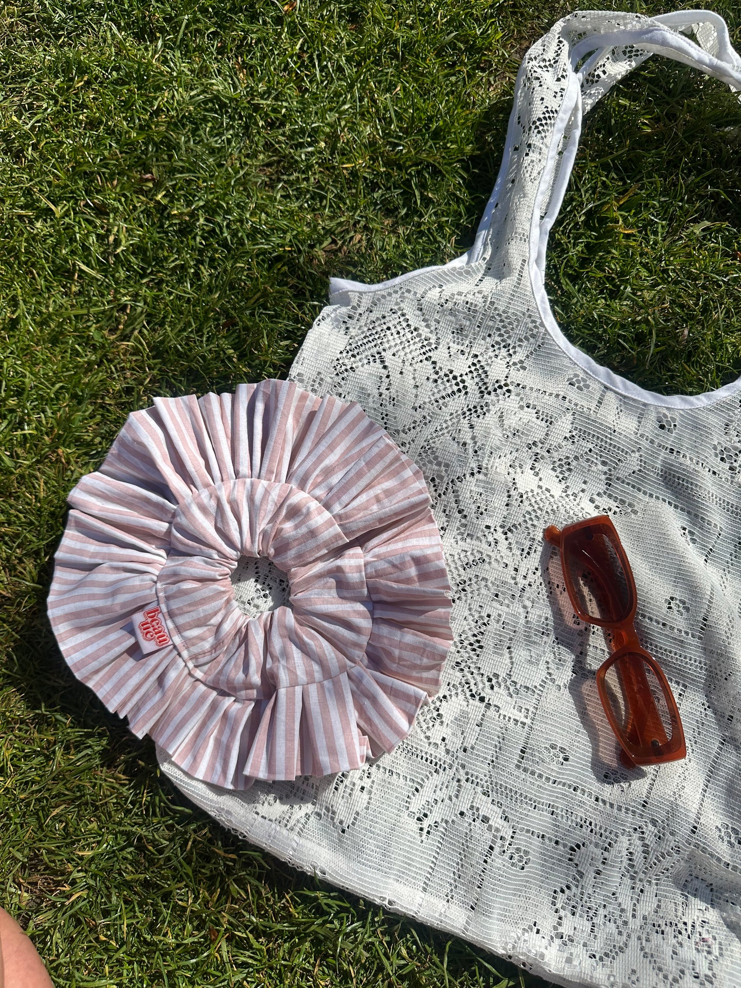 Frilly scrunchie in blush and white stripe