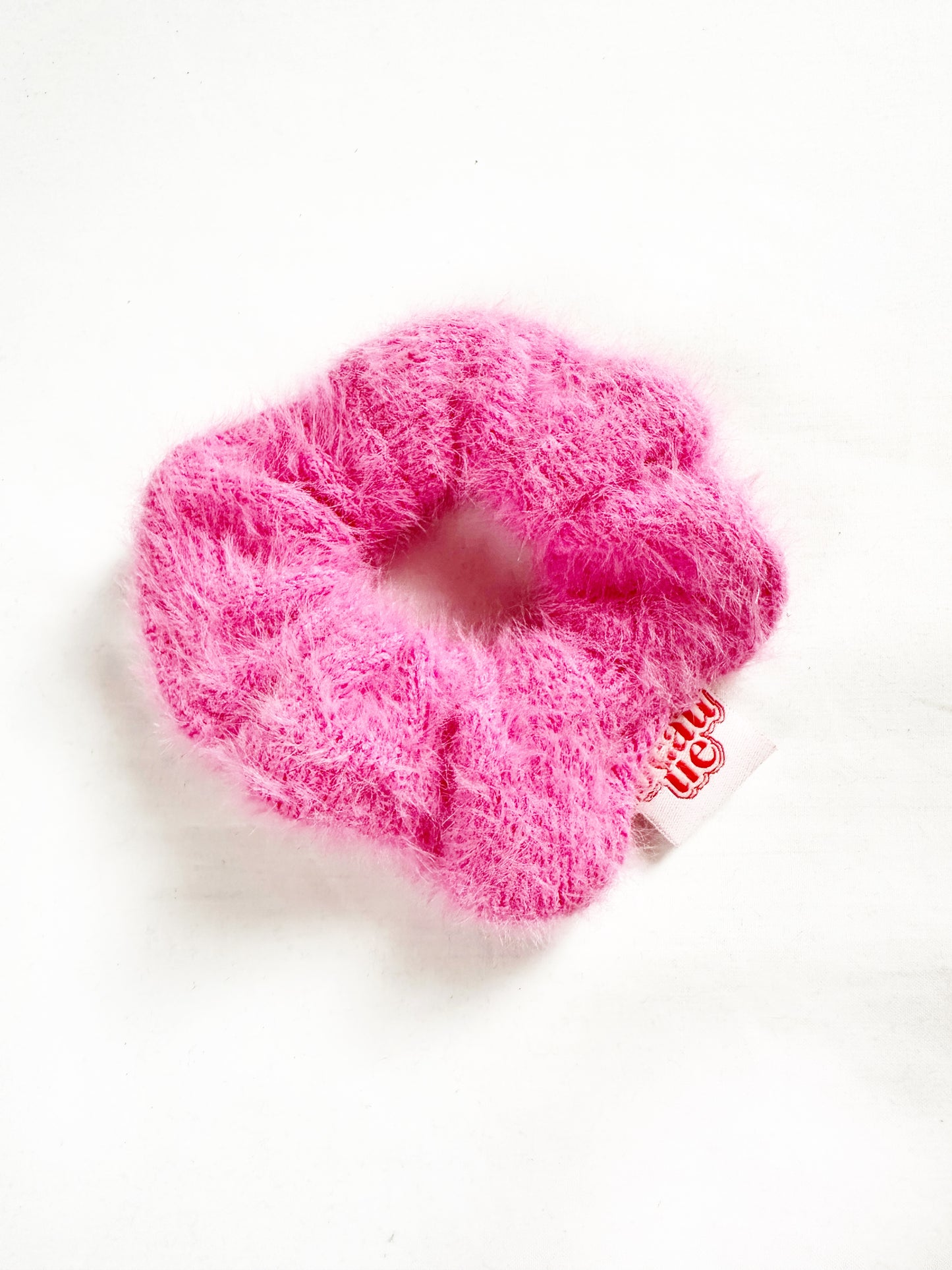 Mini scrunchie in fluffy pink