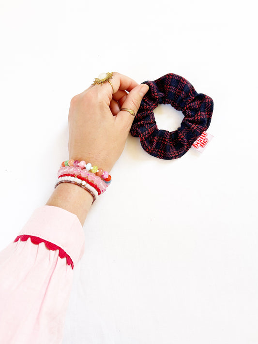 Mini scrunchie in tartan wool