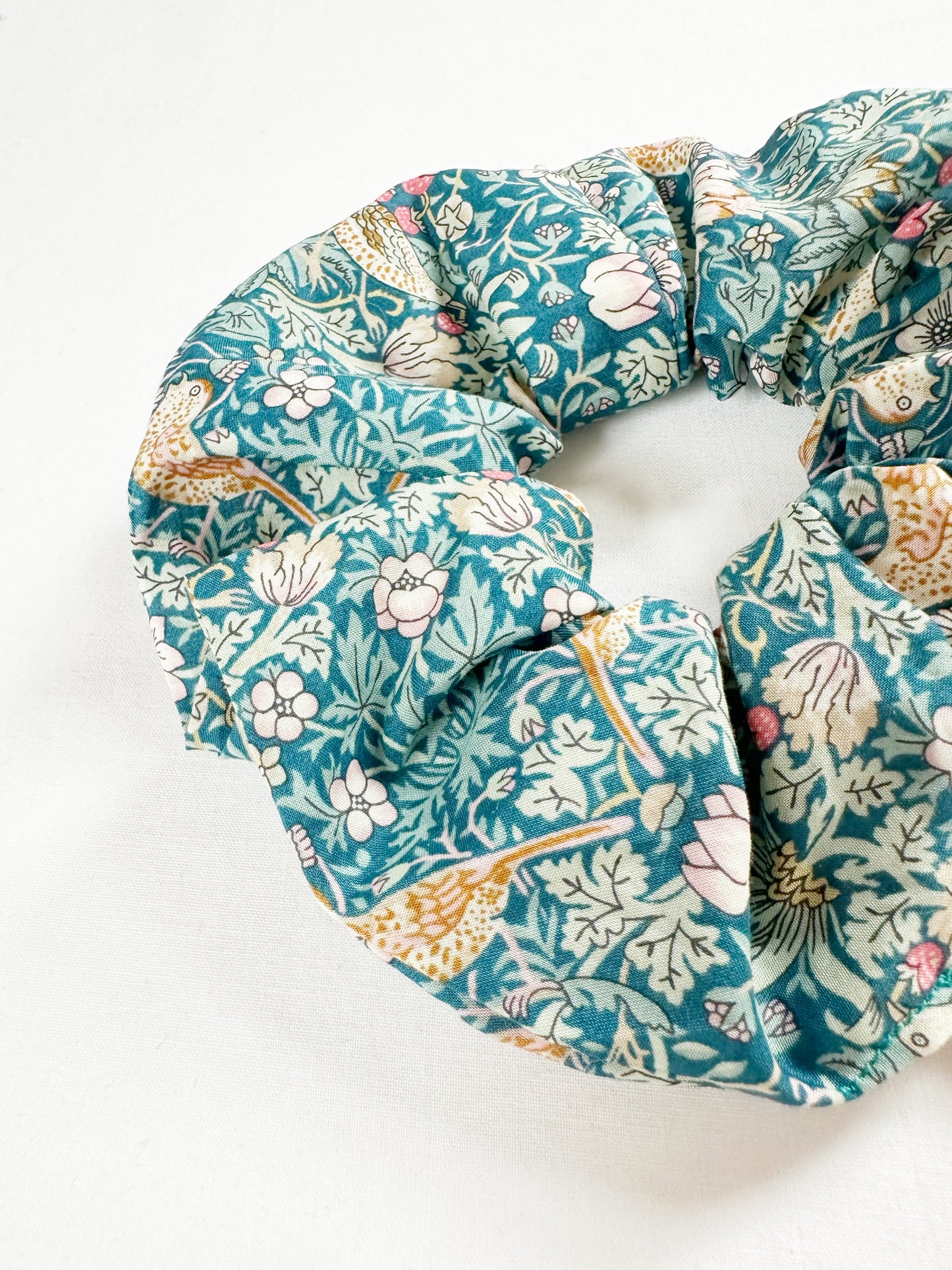 Liberty OG (regular) scrunchie in Strawberry thief