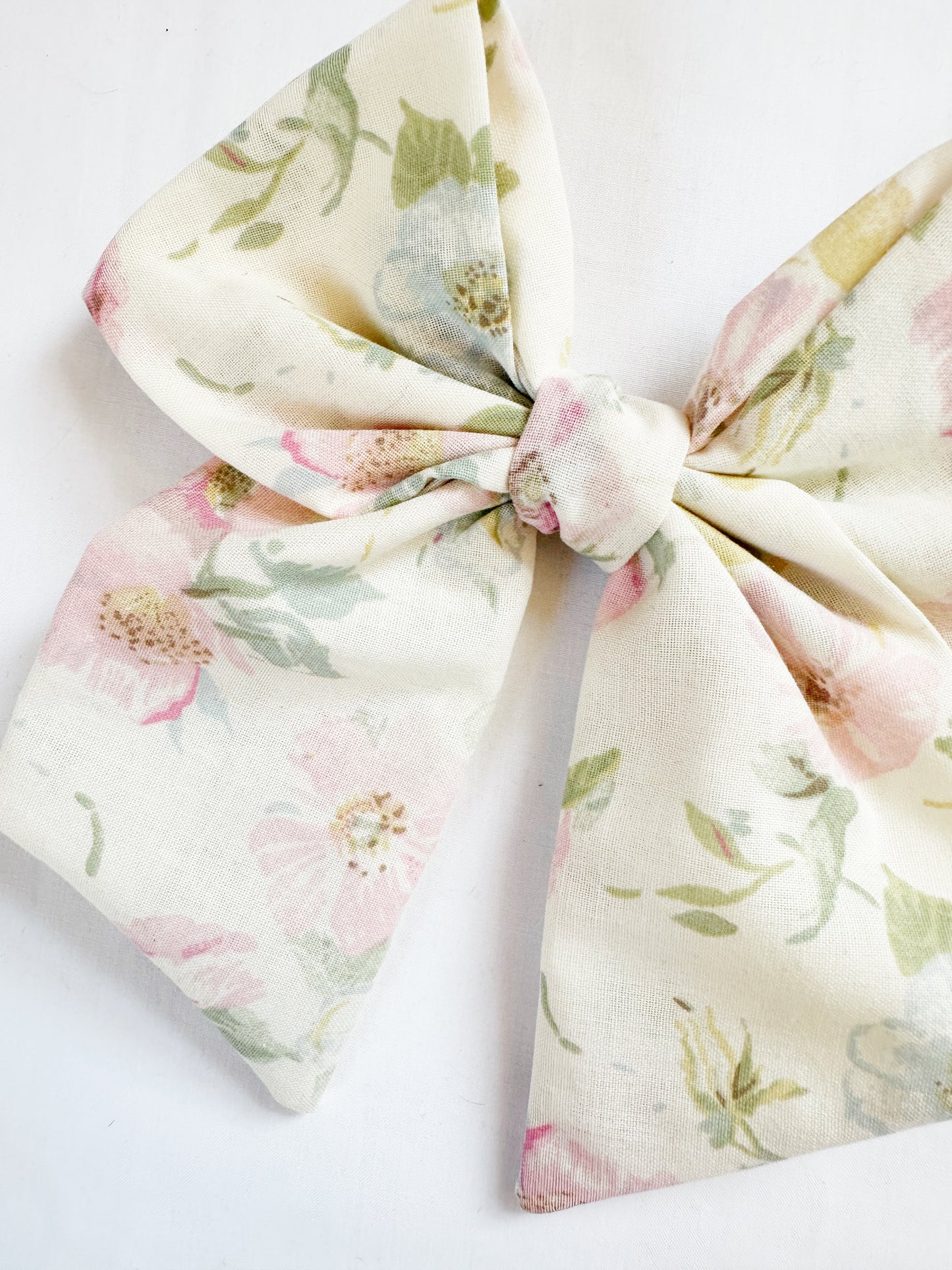 Beau hair bow in vintage floral cotton