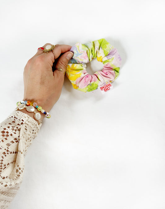 Mini scrunchie in quilted floral