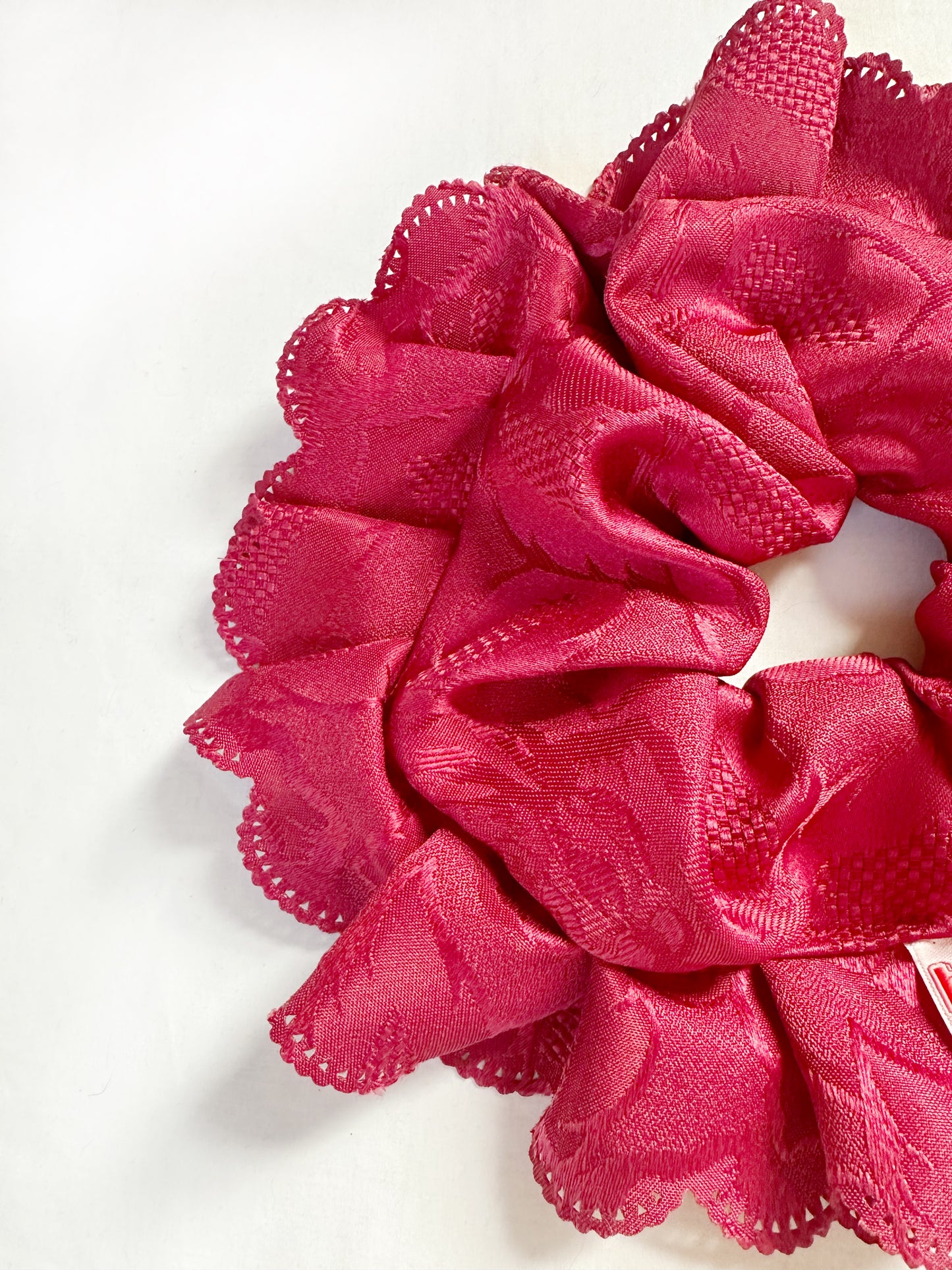 Oversized scallop scrunchie in red floral damask