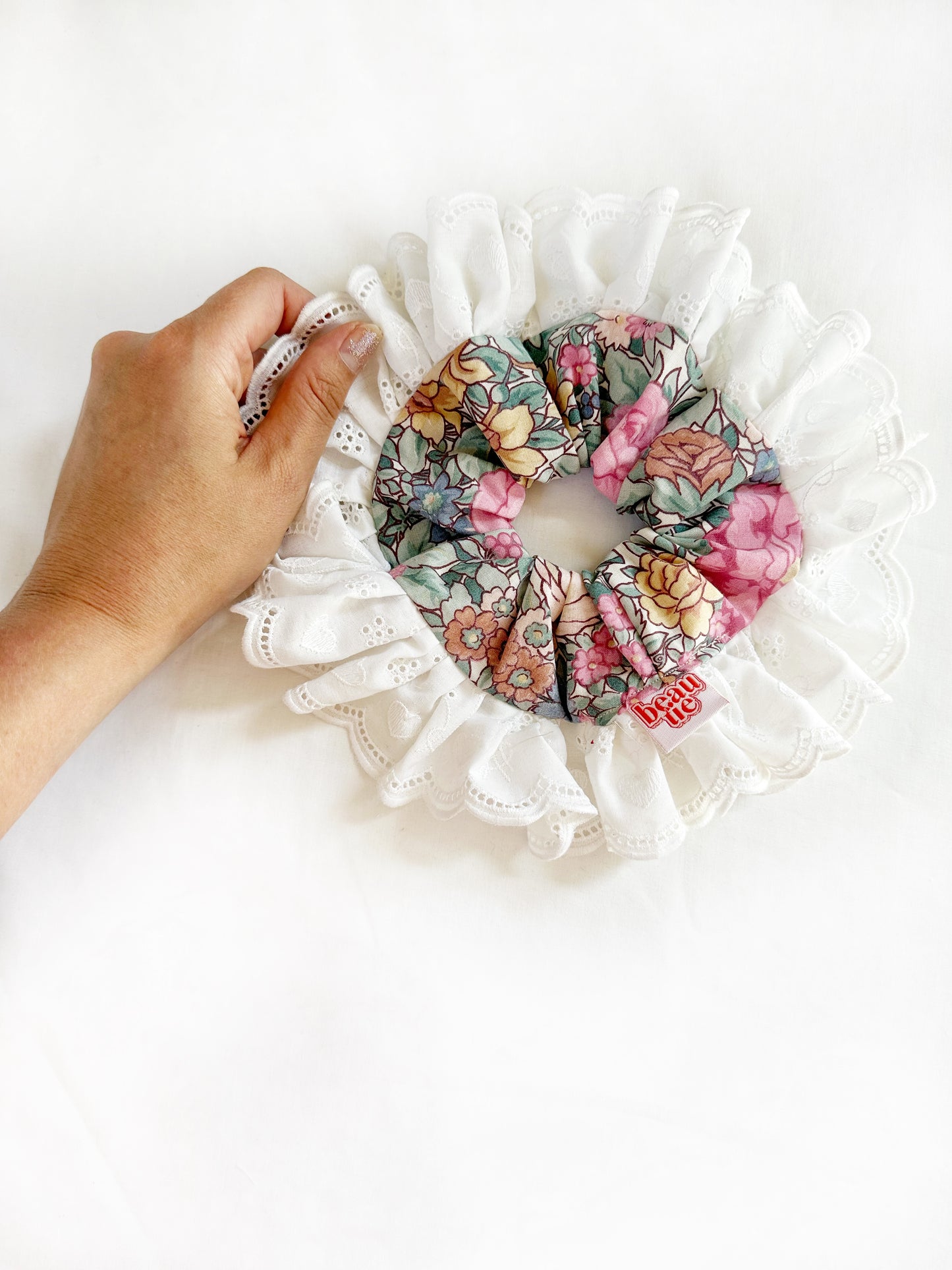 Frilly scrunchie in Betty floral