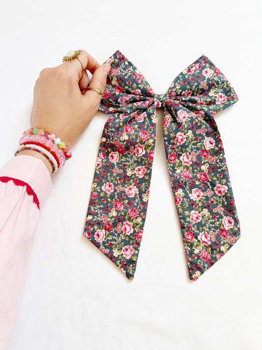 The Power Hair Bow in ditsy rose