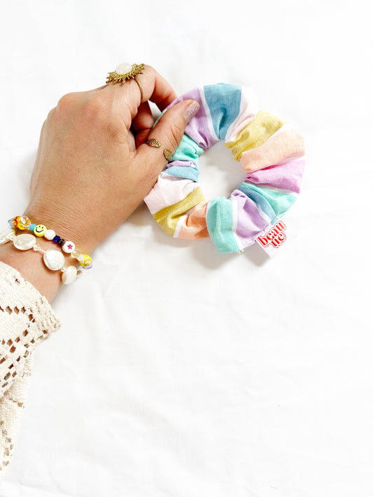 Mini scrunchie in pastel beach stripe