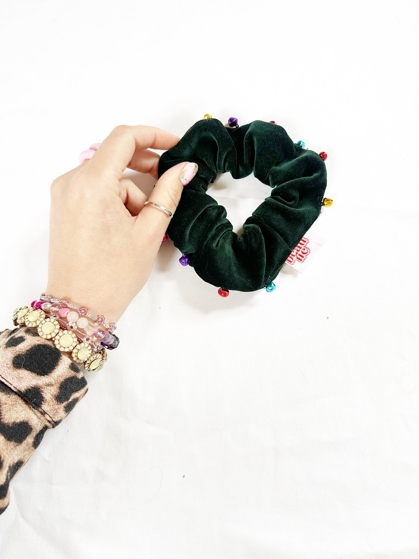 Mini scrunchie in velvet with bells