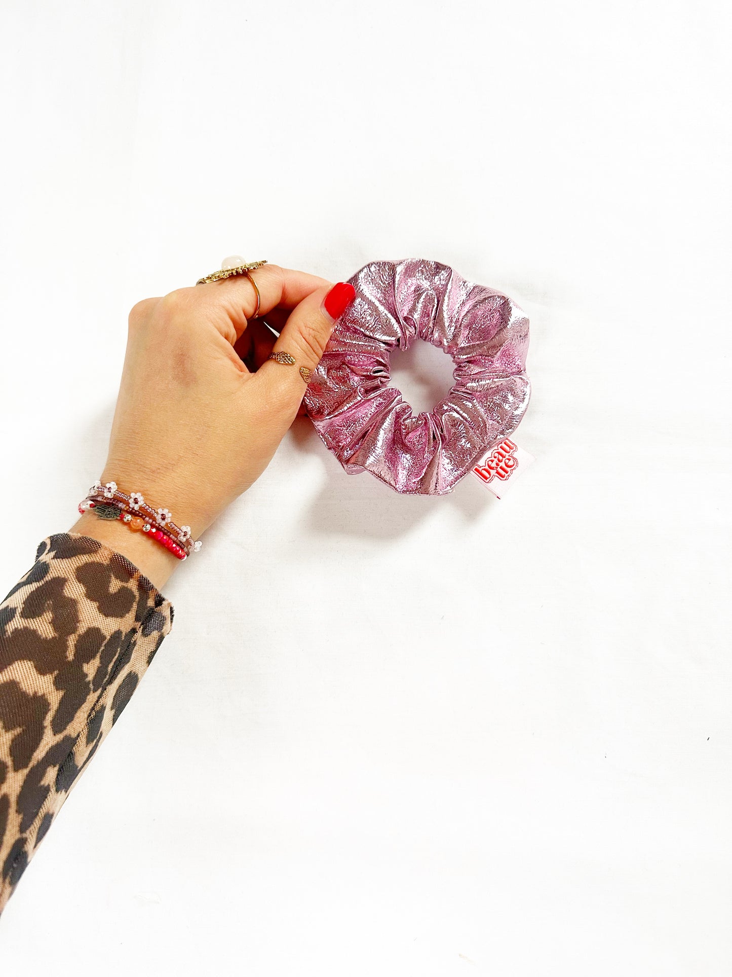 Mini scrunchie in metallic pink