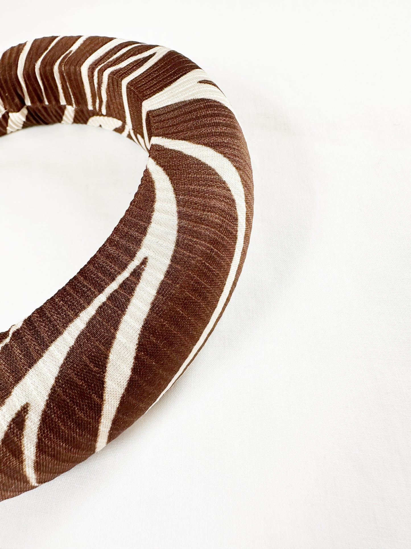 Padded Headband in brown plisse