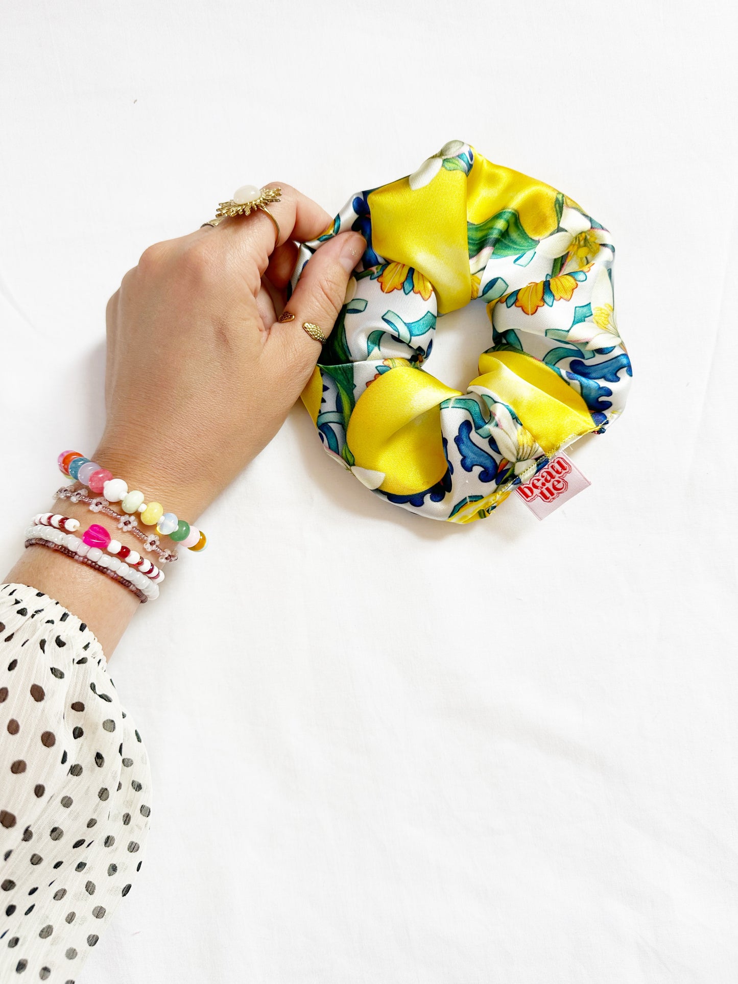 OG scrunchie in Sirmione (Lake Garda) lemon print.