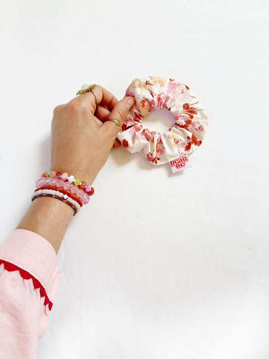 Mini scrunchie in brown pink floral