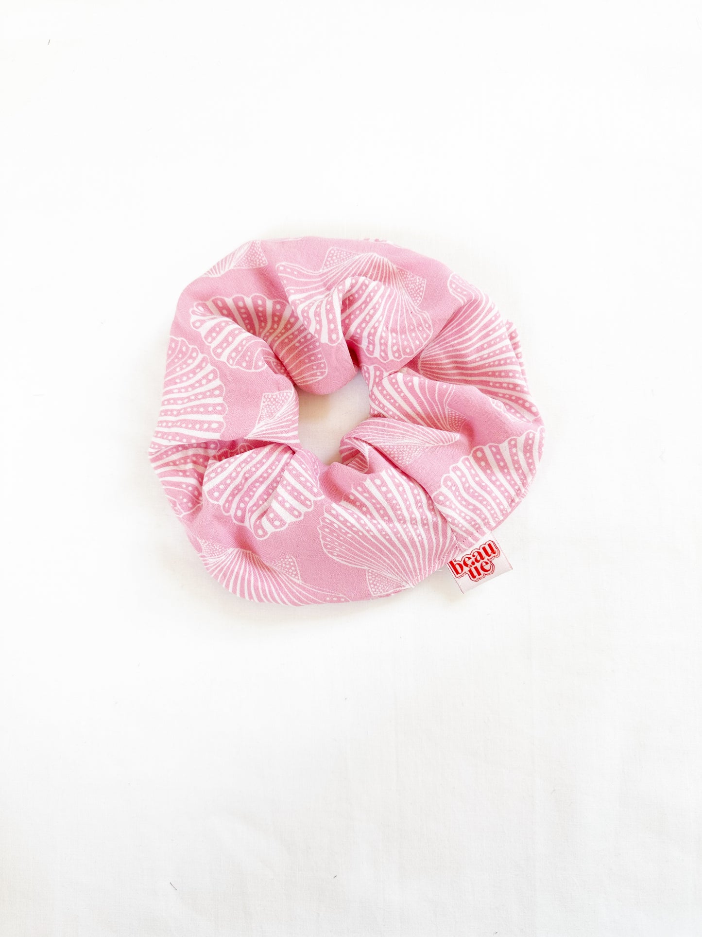 Oversized scrunchie in pink shell print